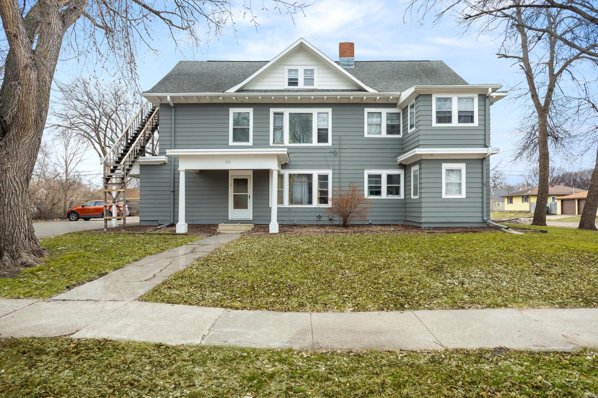 1915 home for sale at 826 21st Street S in Fargo, ND — 5 bed, 4 bath