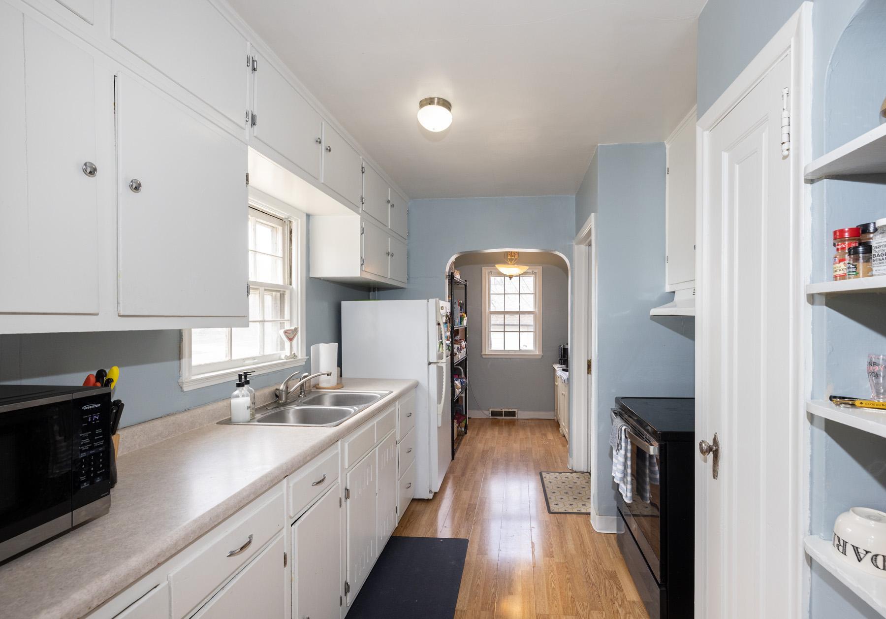 1940 single family home for sale at 623 6th Street S in Moorhead, MN — 6 bed, 3 bath (photo 17 of 53)