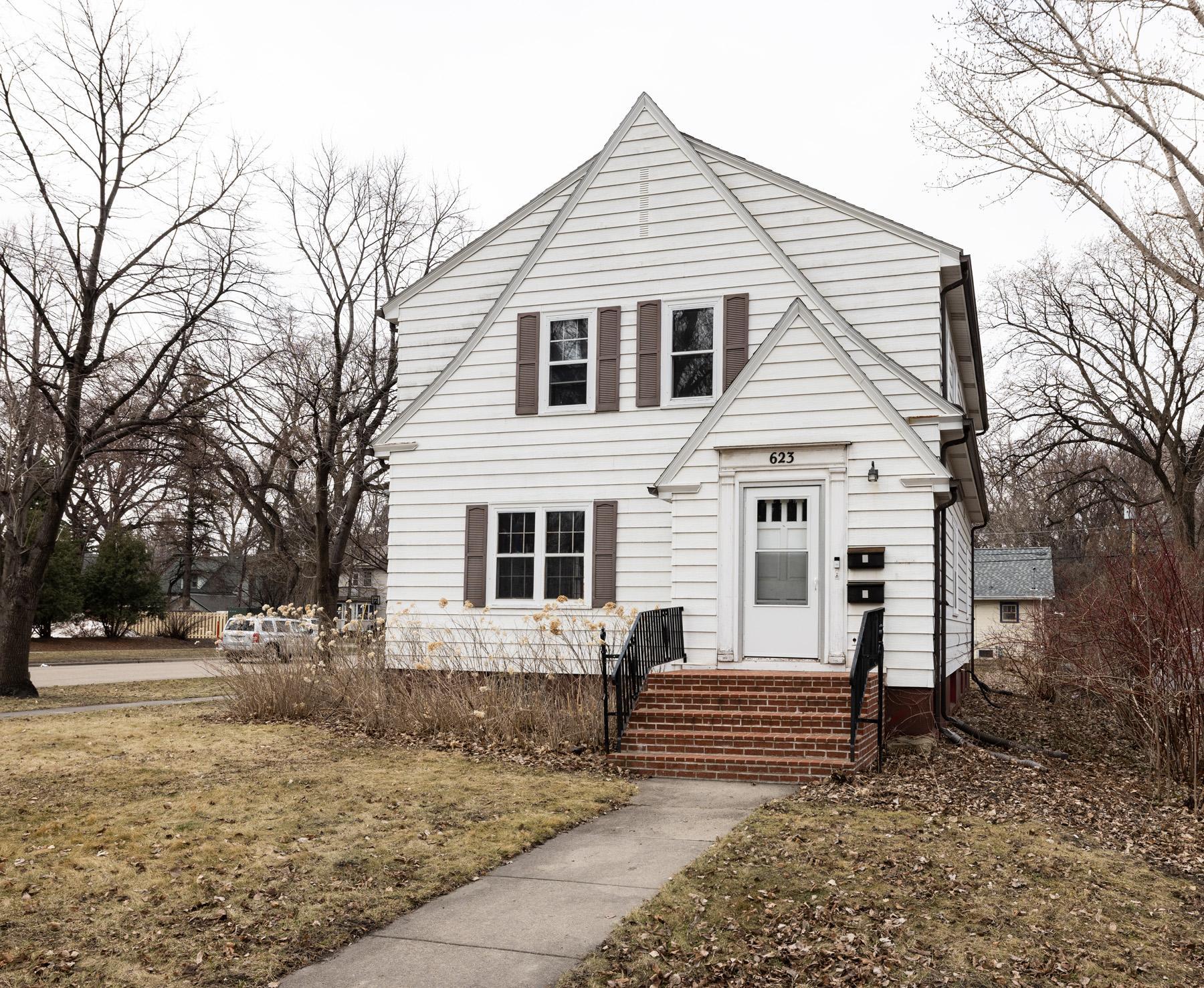 1940 single family home for sale at 623 6th Street S in Moorhead, MN — 6 bed, 3 bath (photo 4 of 53)