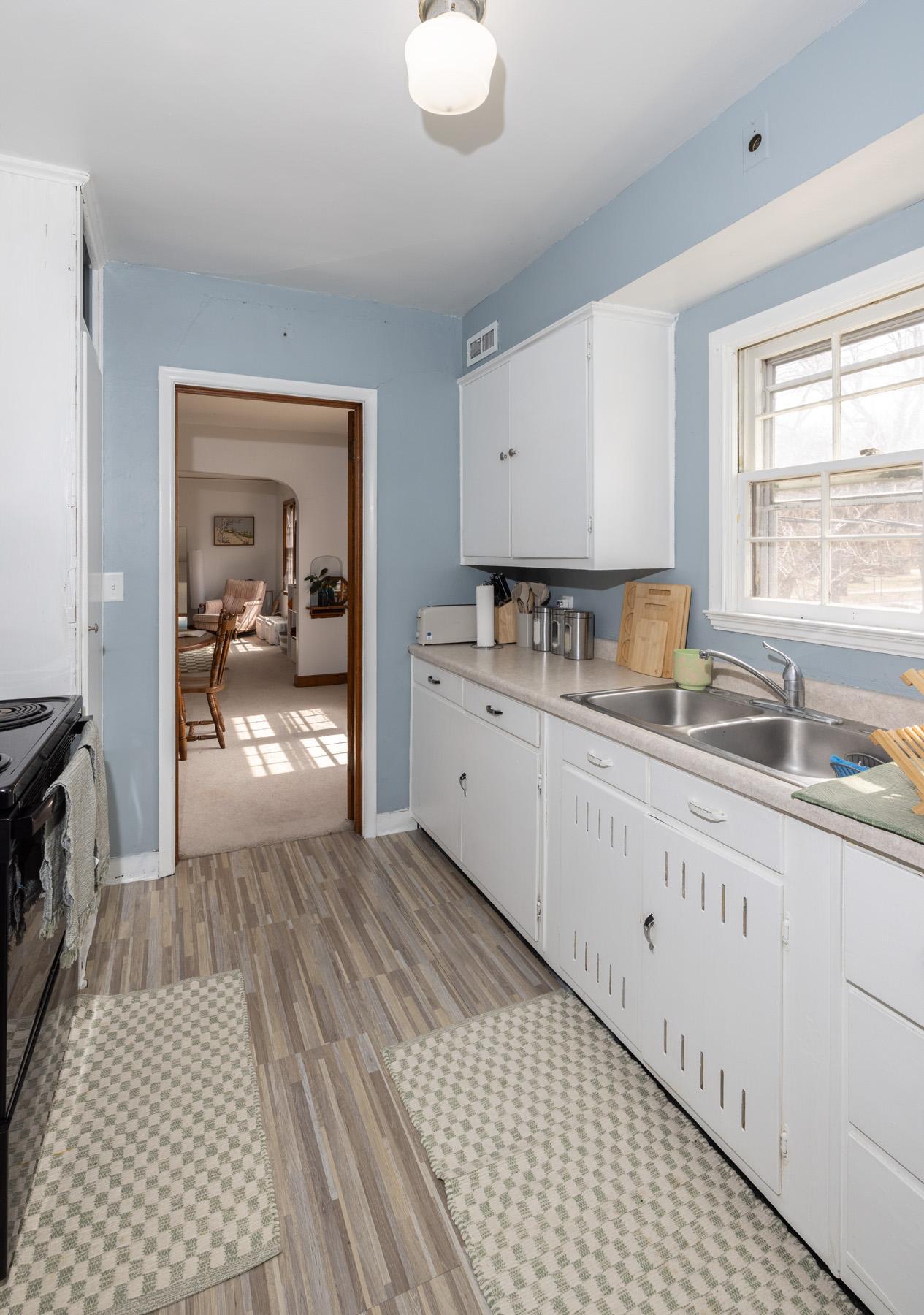 1940 single family home for sale at 623 6th Street S in Moorhead, MN — 6 bed, 3 bath (photo 38 of 53)