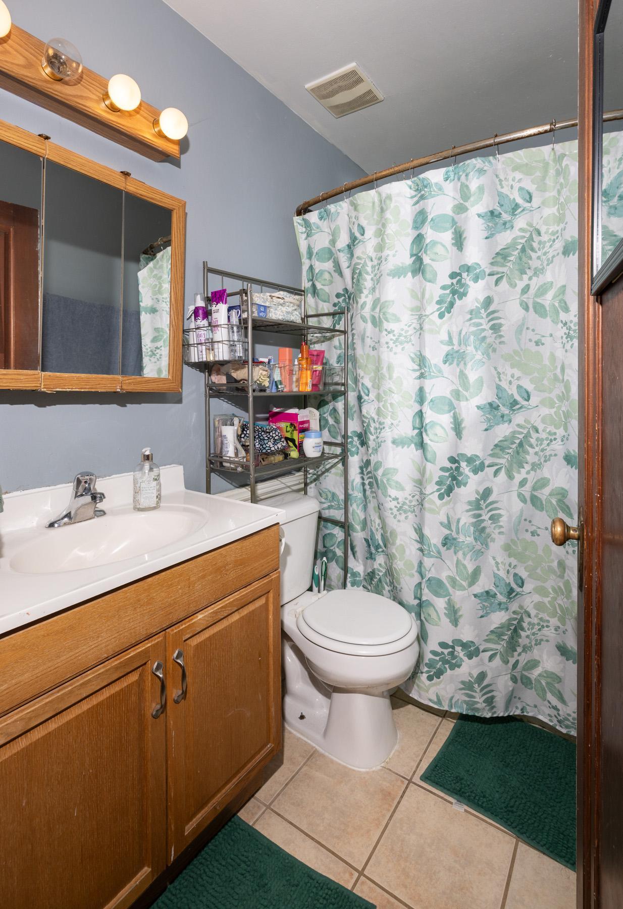 1940 single family home for sale at 623 6th Street S in Moorhead, MN — 6 bed, 3 bath (photo 45 of 53)