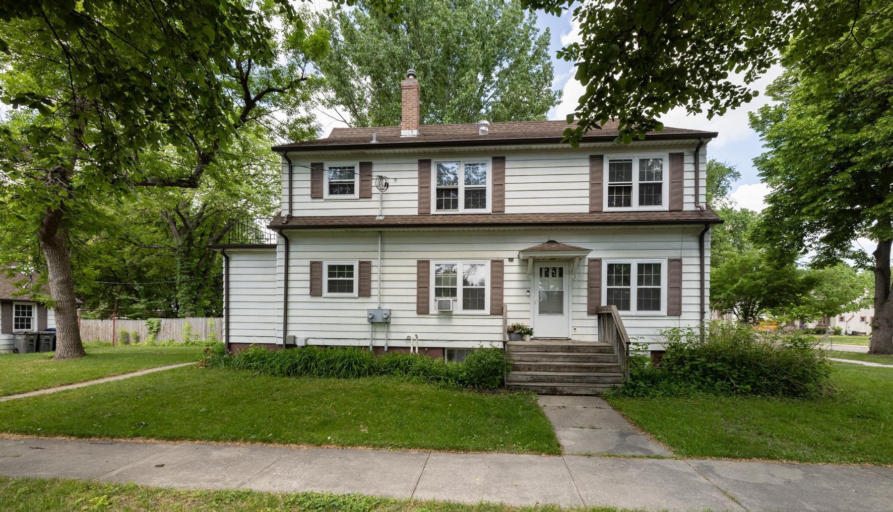 1940 single family home for sale at 623 6th Street S in Moorhead, MN — 6 bed, 3 bath