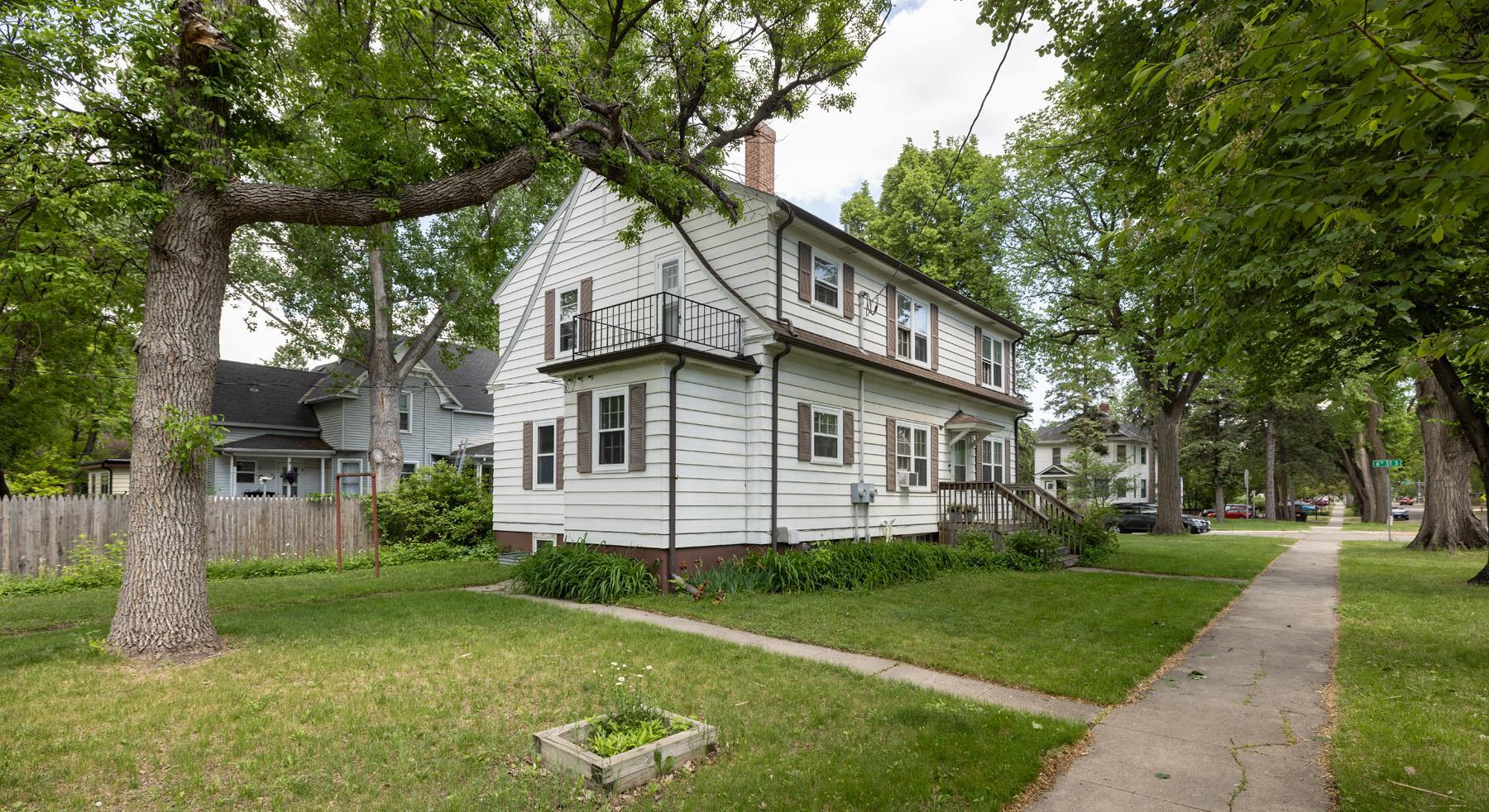 1940 single family home for sale at 623 6th Street S in Moorhead, MN — 6 bed, 3 bath (photo 54 of 58)