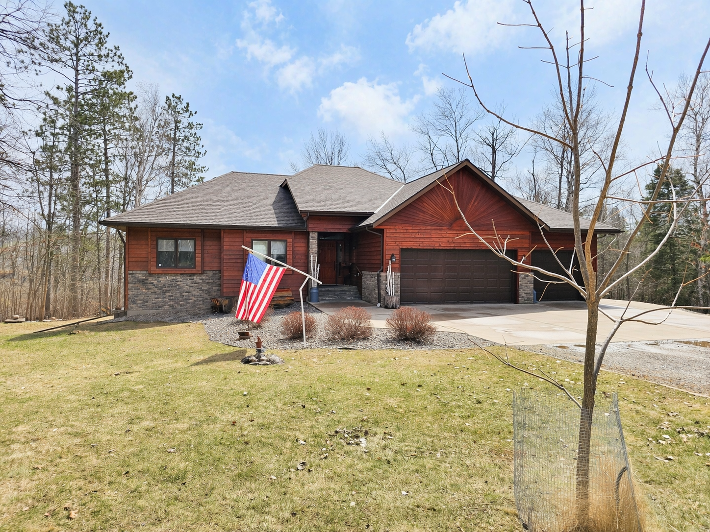 1998 single family home for sale at 40776 Mary Lake Road in Emily, MN — 5 bed, 3 bath (photo 2 of 35)