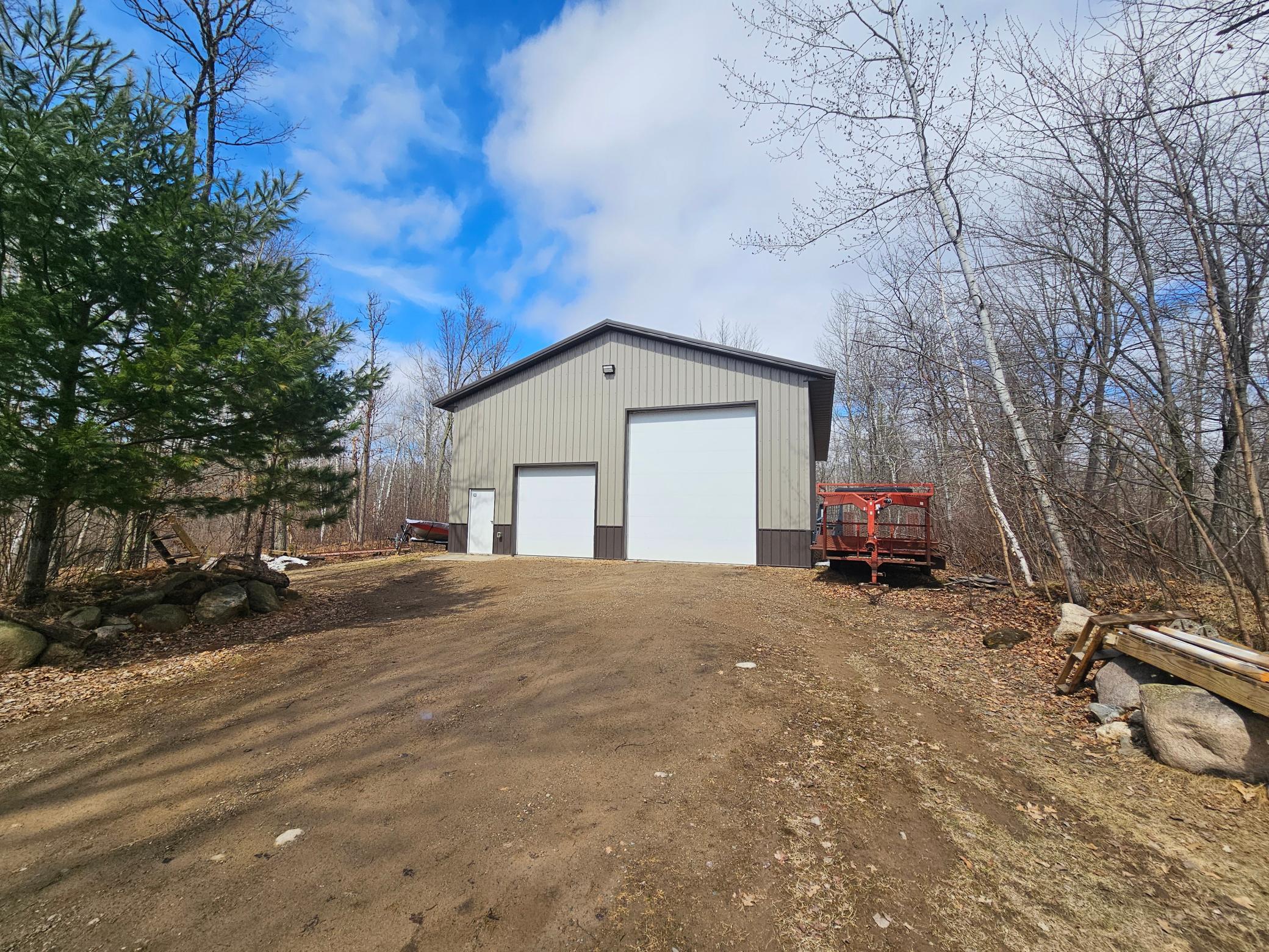 1998 single family home for sale at 40776 Mary Lake Road in Emily, MN — 5 bed, 3 bath (photo 3 of 35)