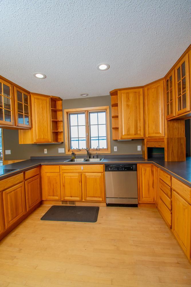 1980 single family home for sale at 8012 N Grace Lake Road SE in Bemidji, MN — 2 bed, 3 bath (photo 9 of 44)