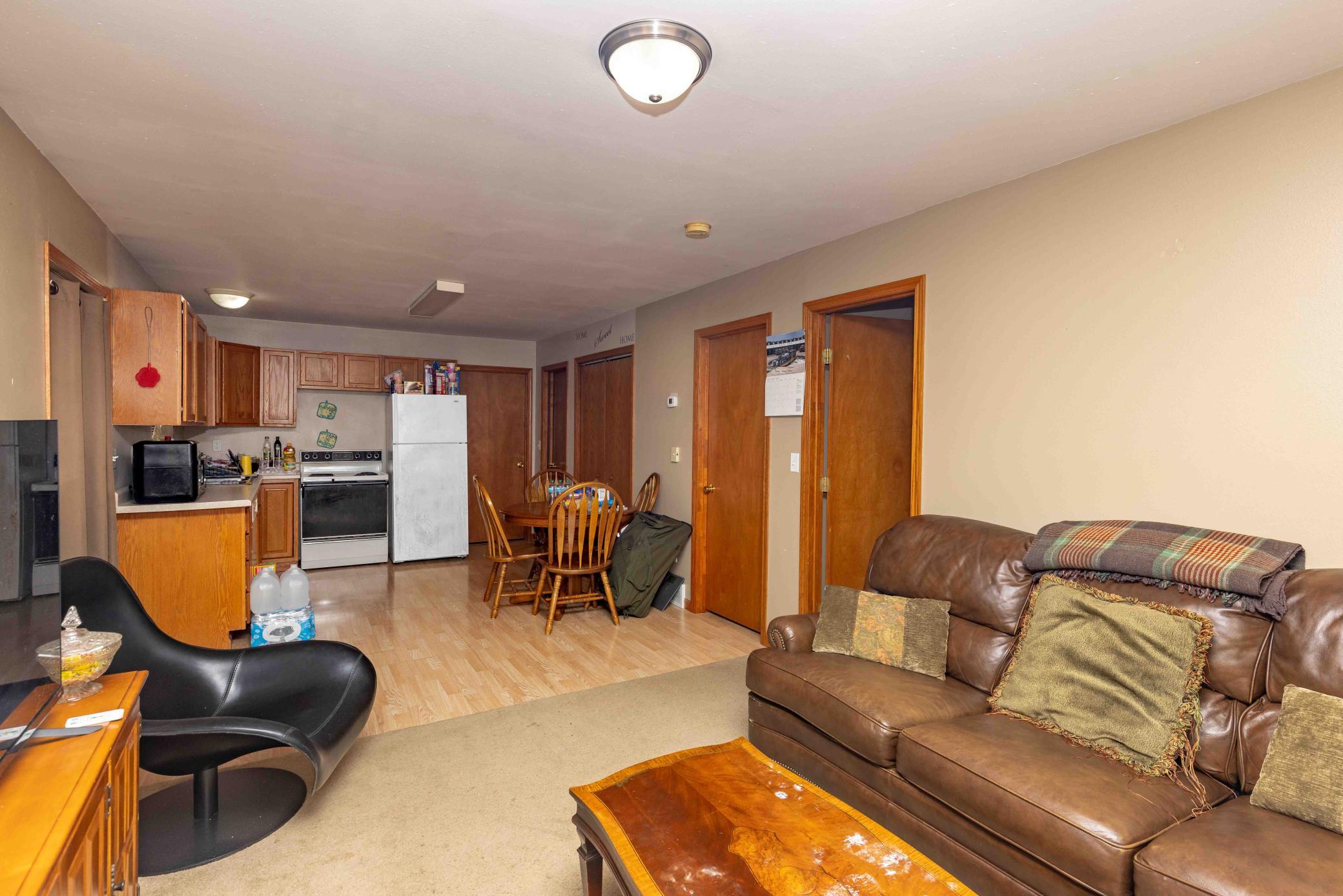 525 Bluff Street, Enderlin ND 58027 - Photo 4 of 40