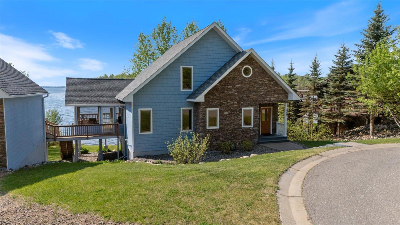 2003 single family home for sale at 116 Eagle Pointe Road in Coleraine, MN — 4 bed, 3 bath (photo 3 of 62)