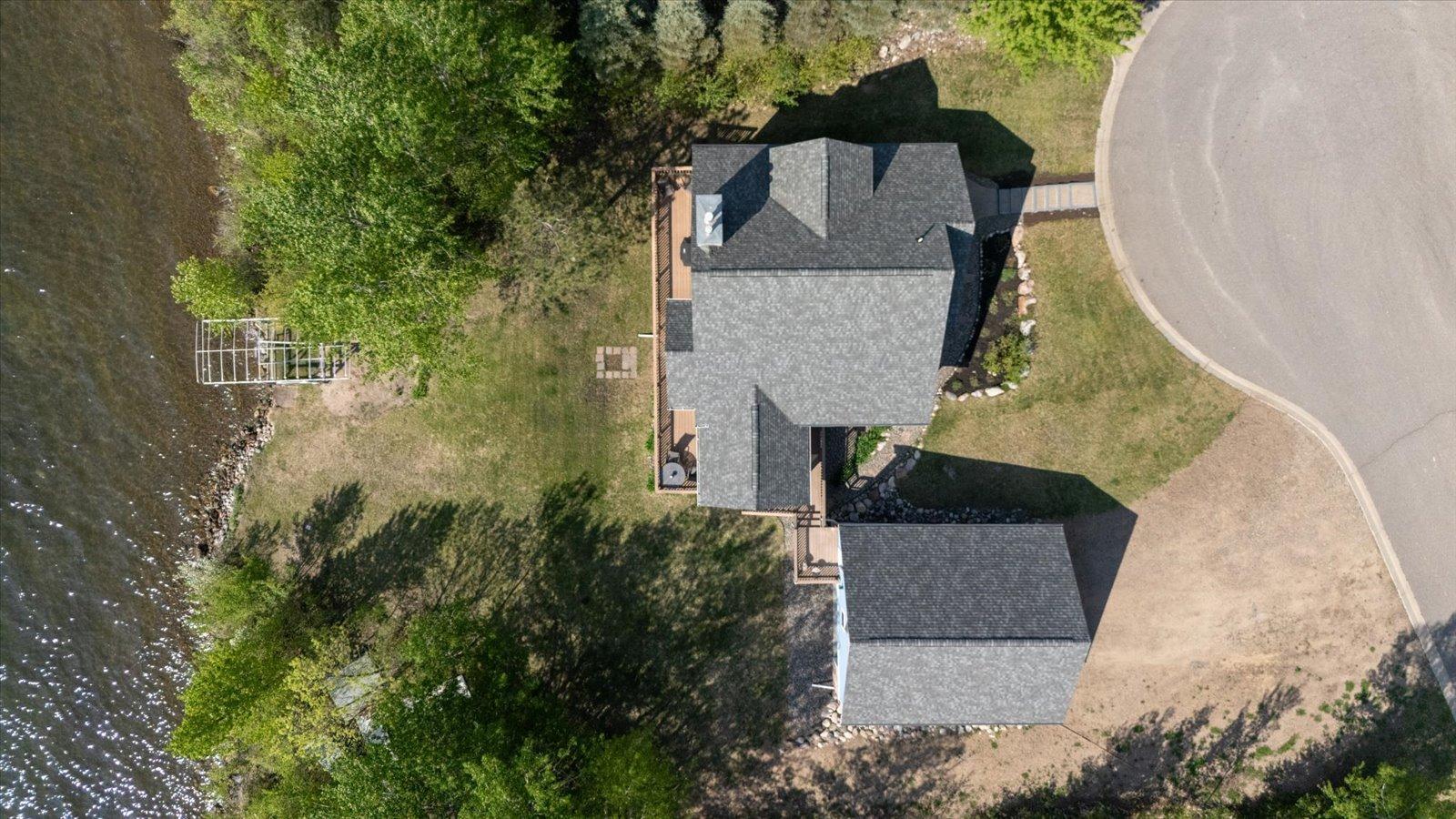 2003 single family home for sale at 116 Eagle Pointe Road in Coleraine, MN — 4 bed, 3 bath (photo 5 of 62)
