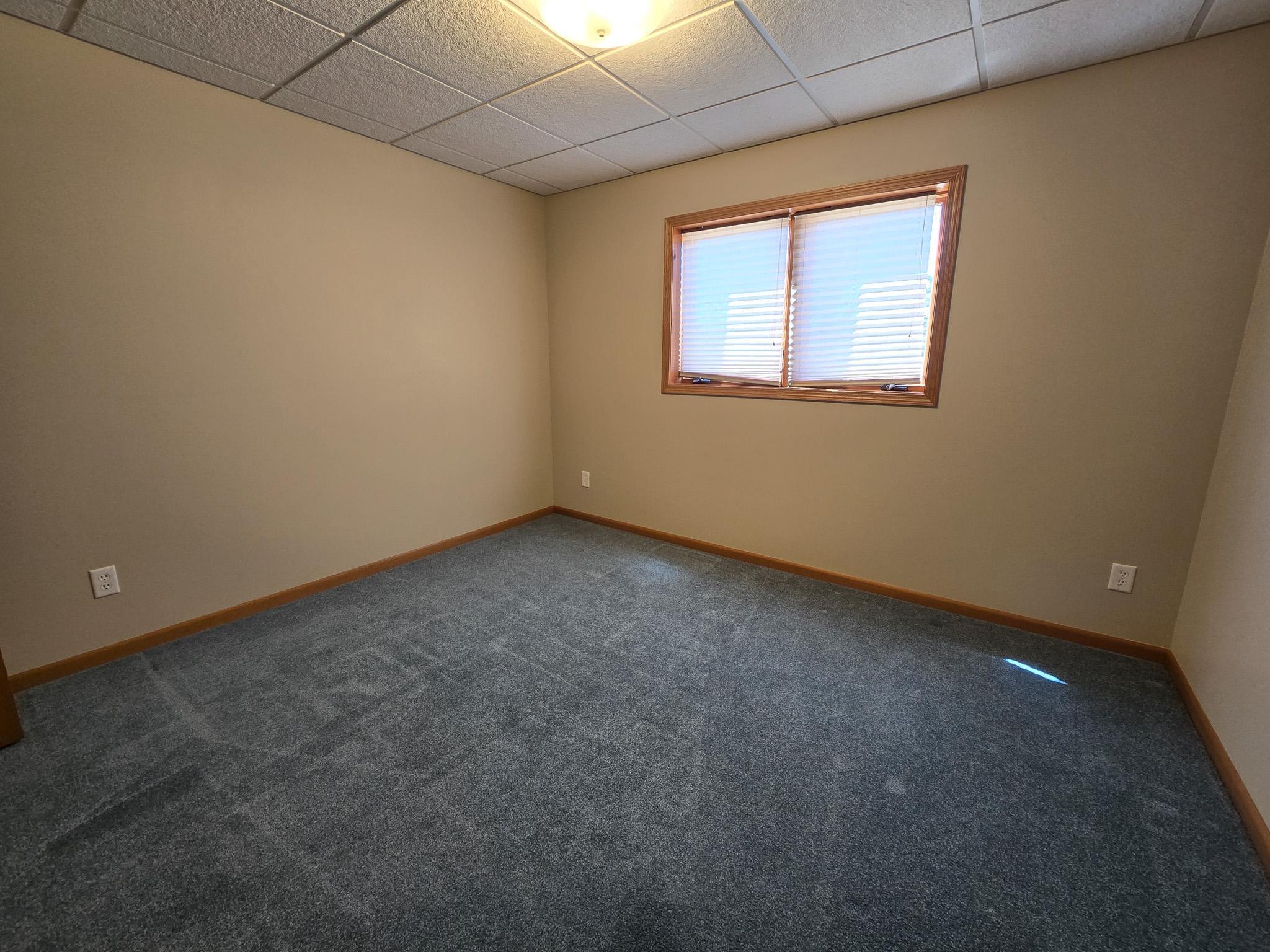 2004 single family home for sale at 105 Park View Drive in Vergas, MN — 5 bed, 3 bath (photo 17 of 25)