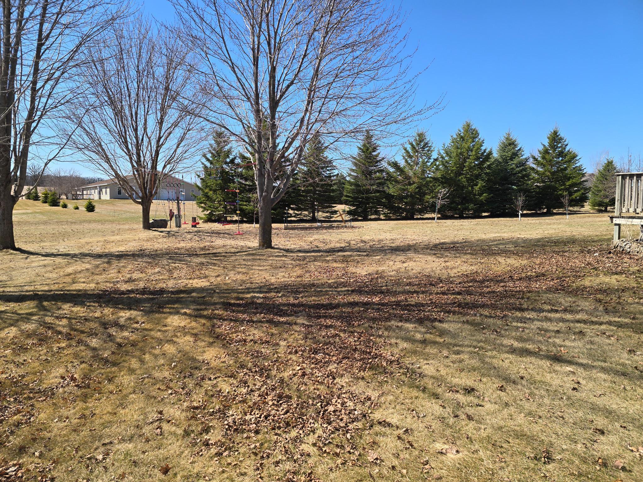 2004 single family home for sale at 105 Park View Drive in Vergas, MN — 5 bed, 3 bath (photo 21 of 25)