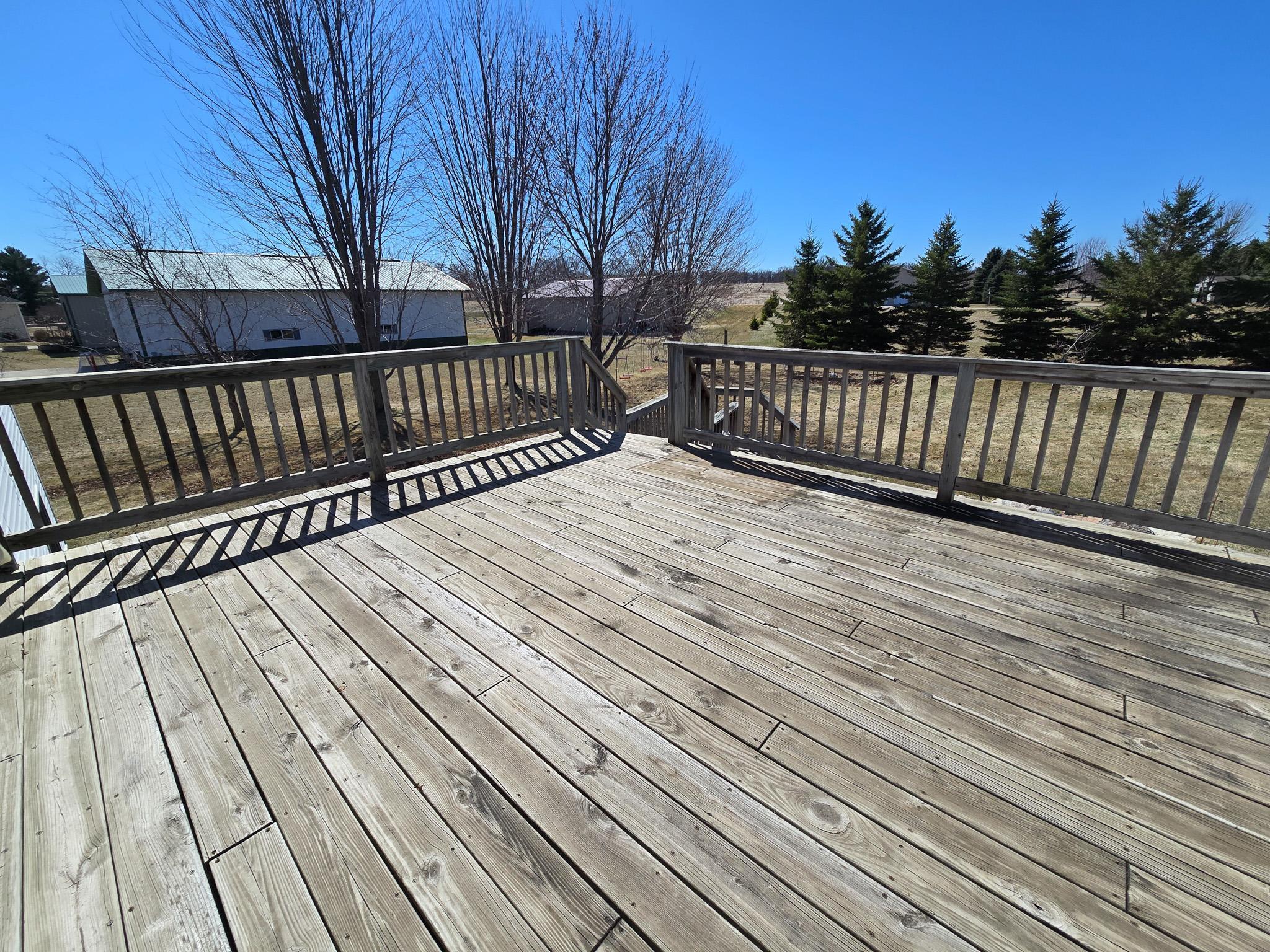 2004 single family home for sale at 105 Park View Drive in Vergas, MN — 5 bed, 3 bath (photo 23 of 25)
