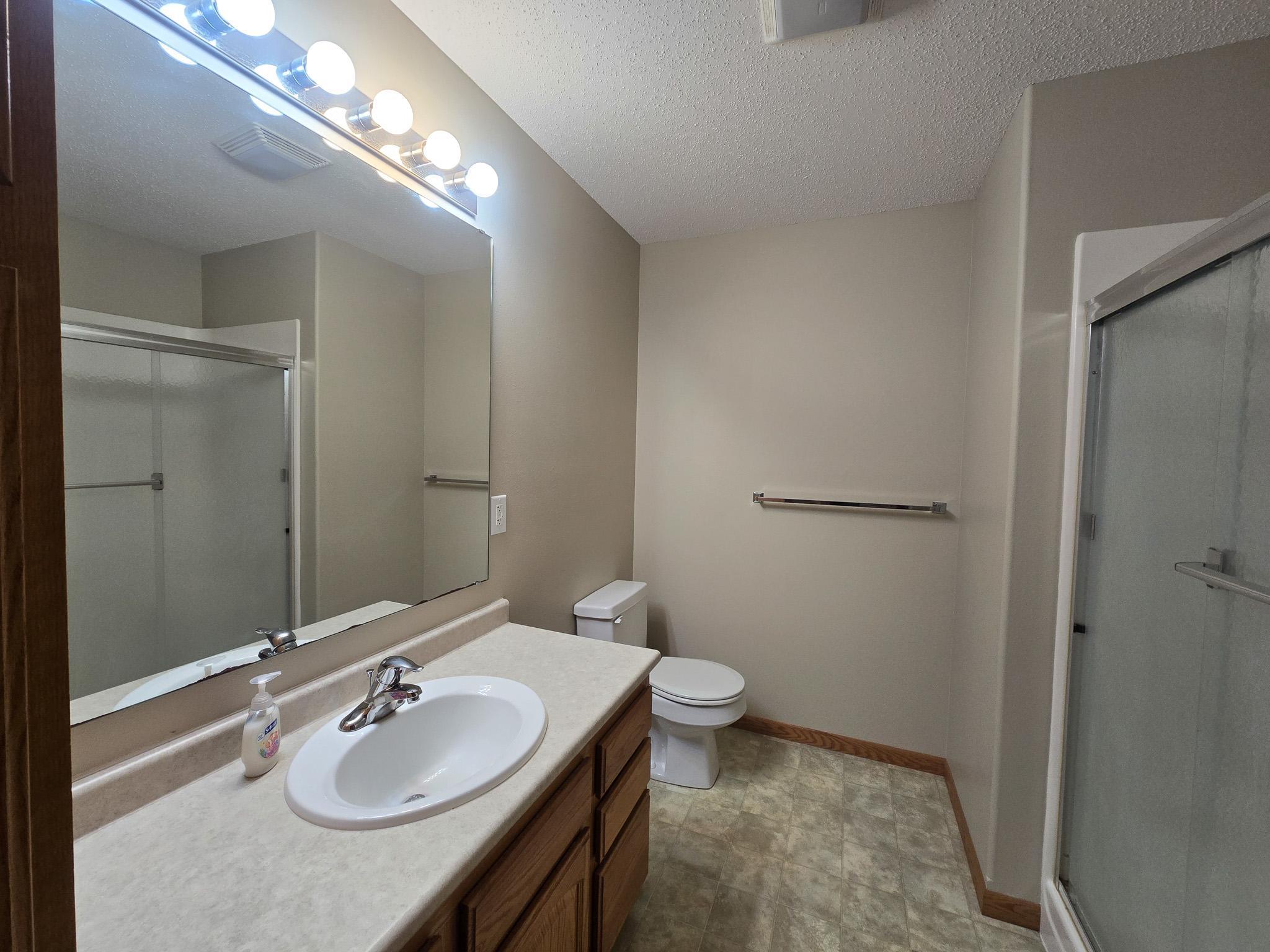 2004 single family home for sale at 105 Park View Drive in Vergas, MN — 5 bed, 3 bath (photo 9 of 25)
