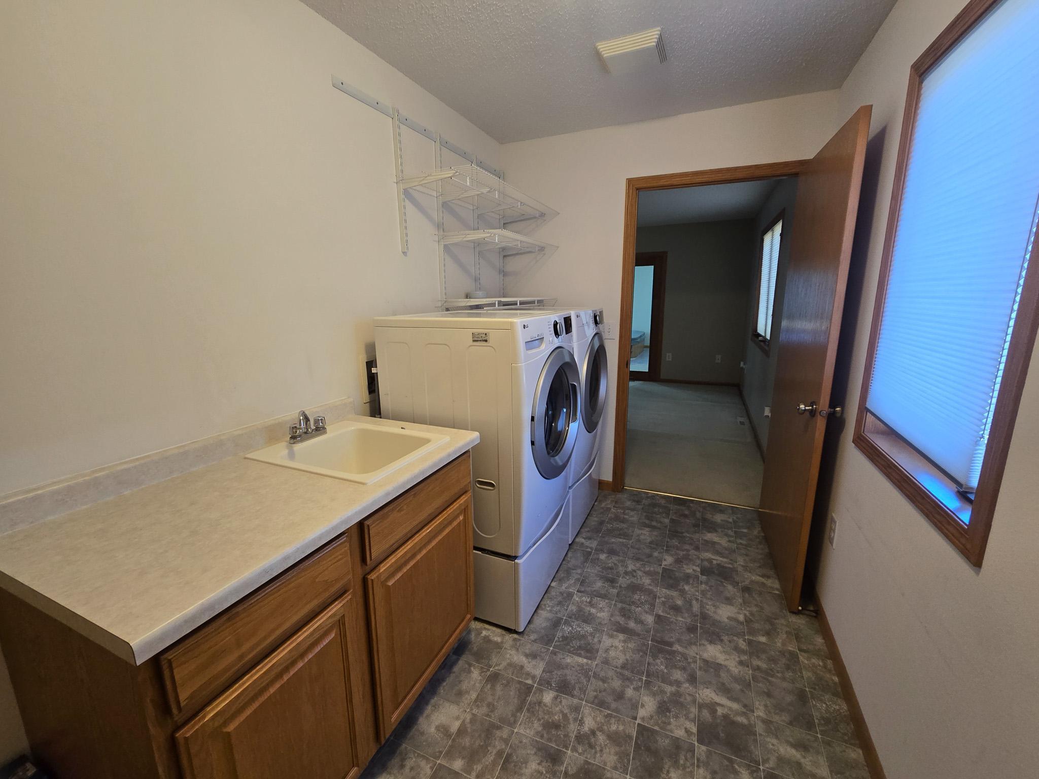 2004 single family home for sale at 105 Park View Drive in Vergas, MN — 5 bed, 3 bath (photo 10 of 25)