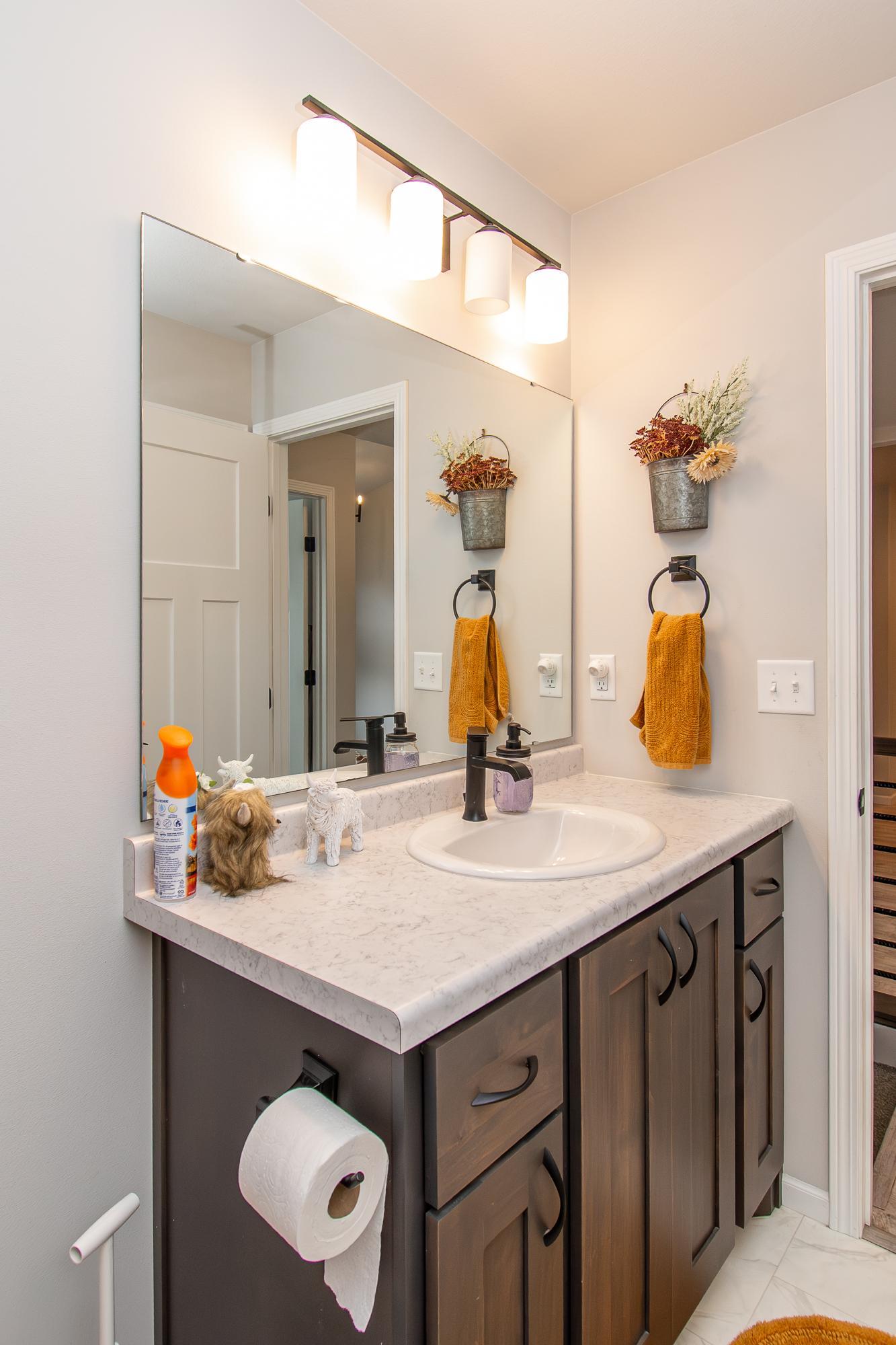 2021 single family home for sale at 6012 Kodiak Lane in Horace, ND — 4 bed, 3 bath (photo 21 of 44)