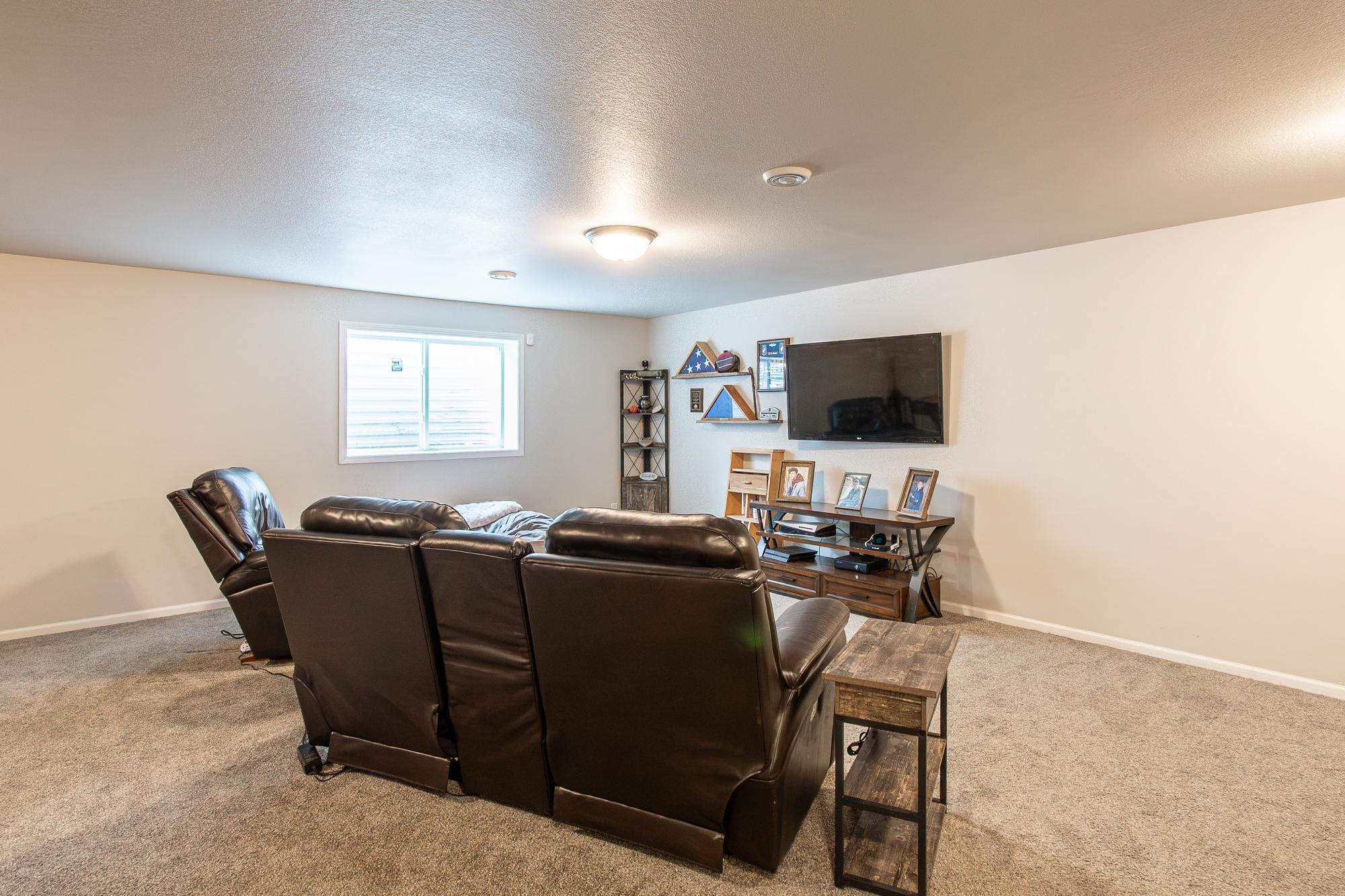 2021 single family home for sale at 6012 Kodiak Lane in Horace, ND — 4 bed, 3 bath (photo 28 of 44)