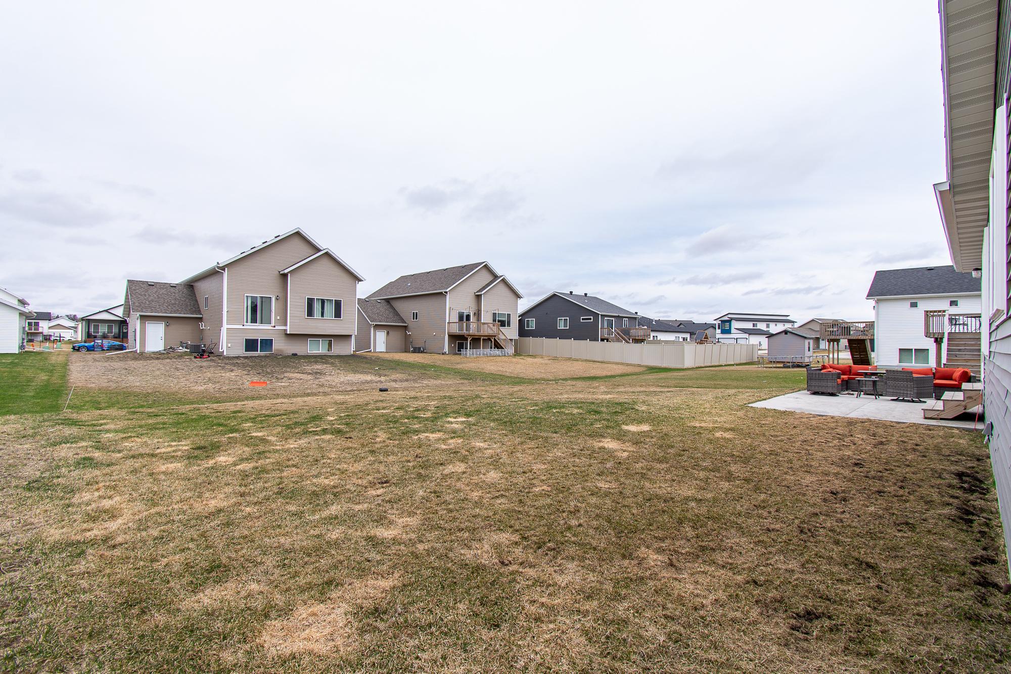 2021 single family home for sale at 6012 Kodiak Lane in Horace, ND — 4 bed, 3 bath (photo 37 of 44)