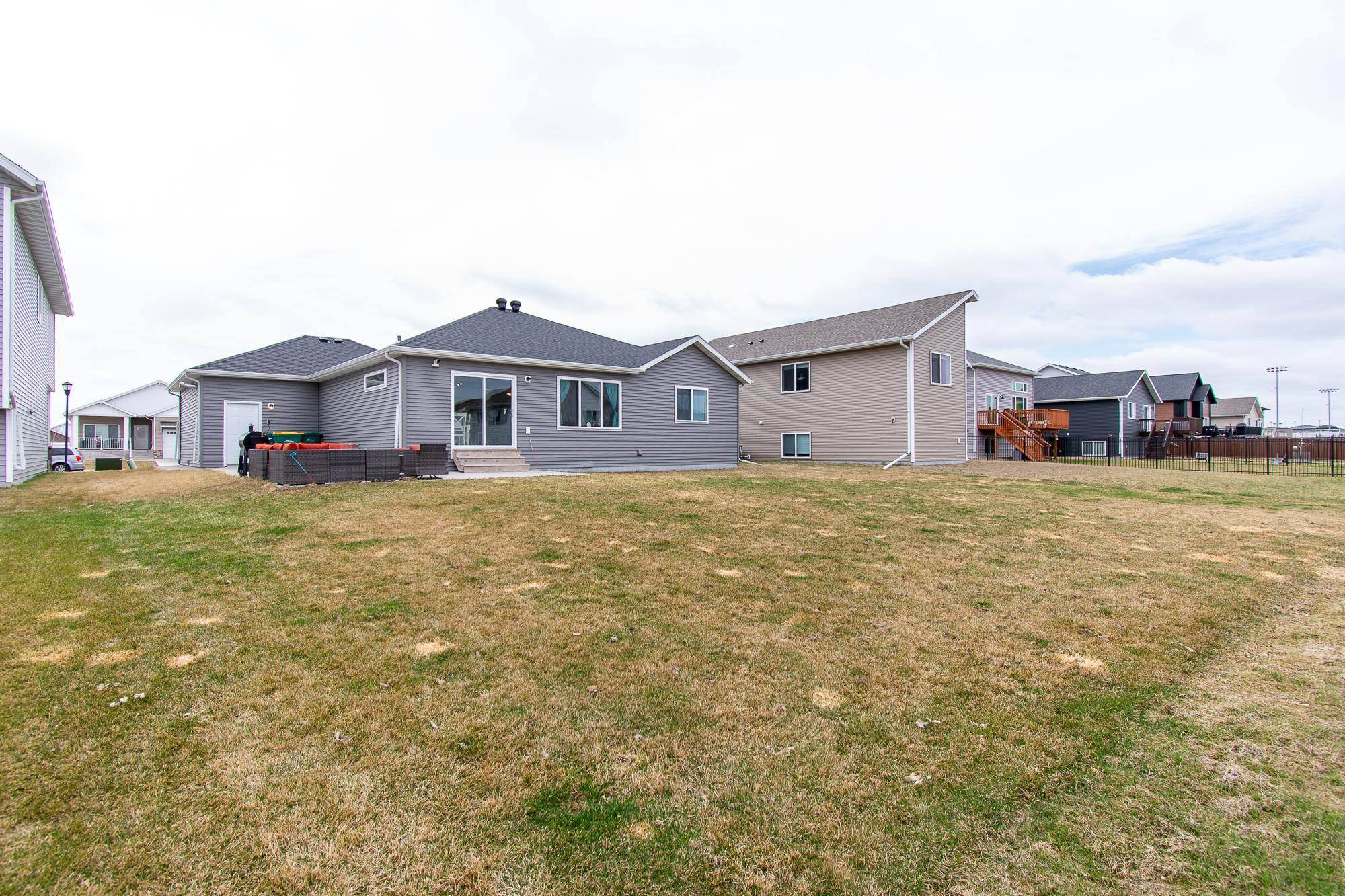 2021 single family home for sale at 6012 Kodiak Lane in Horace, ND — 4 bed, 3 bath (photo 39 of 44)