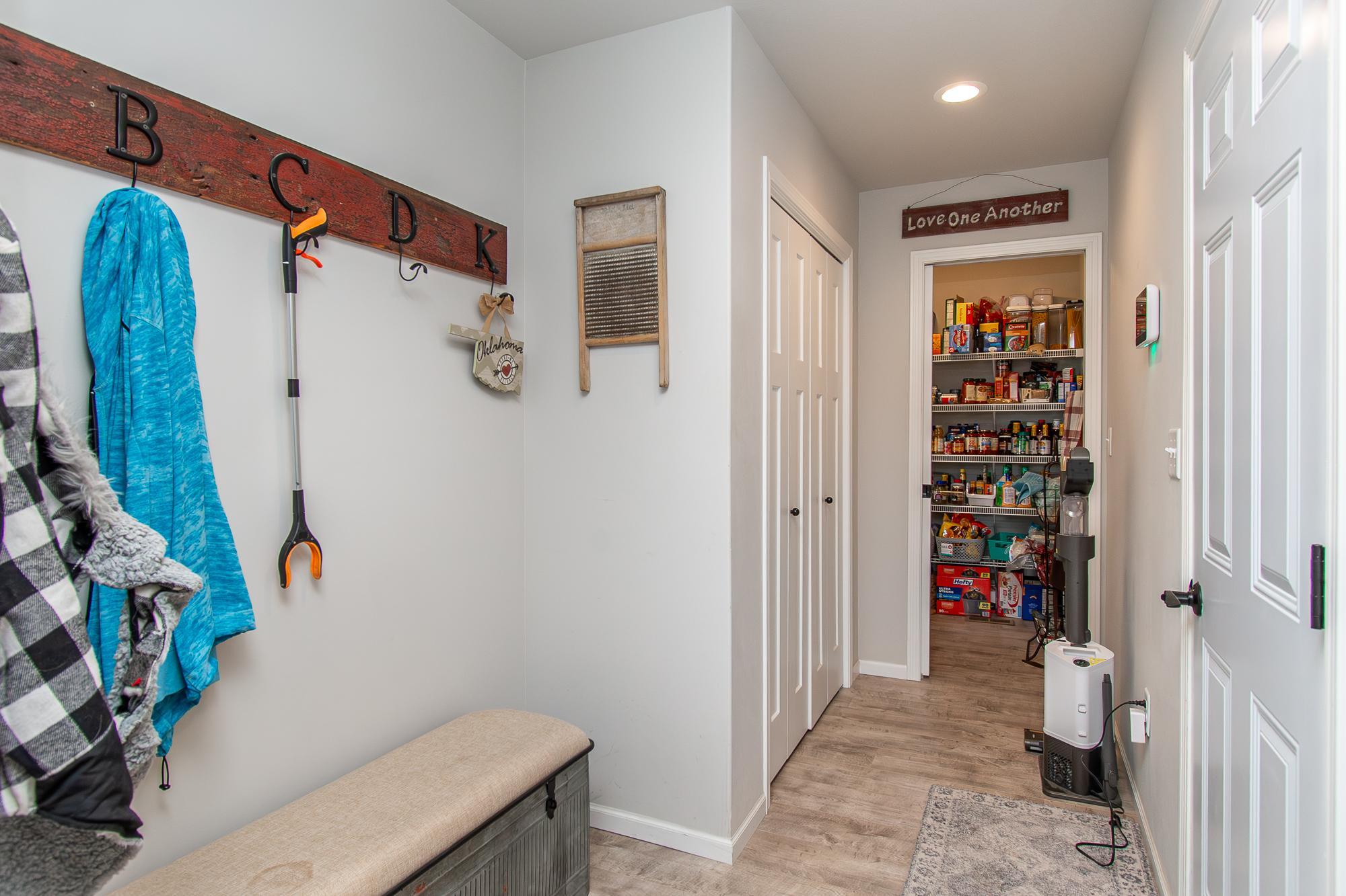 2021 single family home for sale at 6012 Kodiak Lane in Horace, ND — 4 bed, 3 bath (photo 7 of 44)