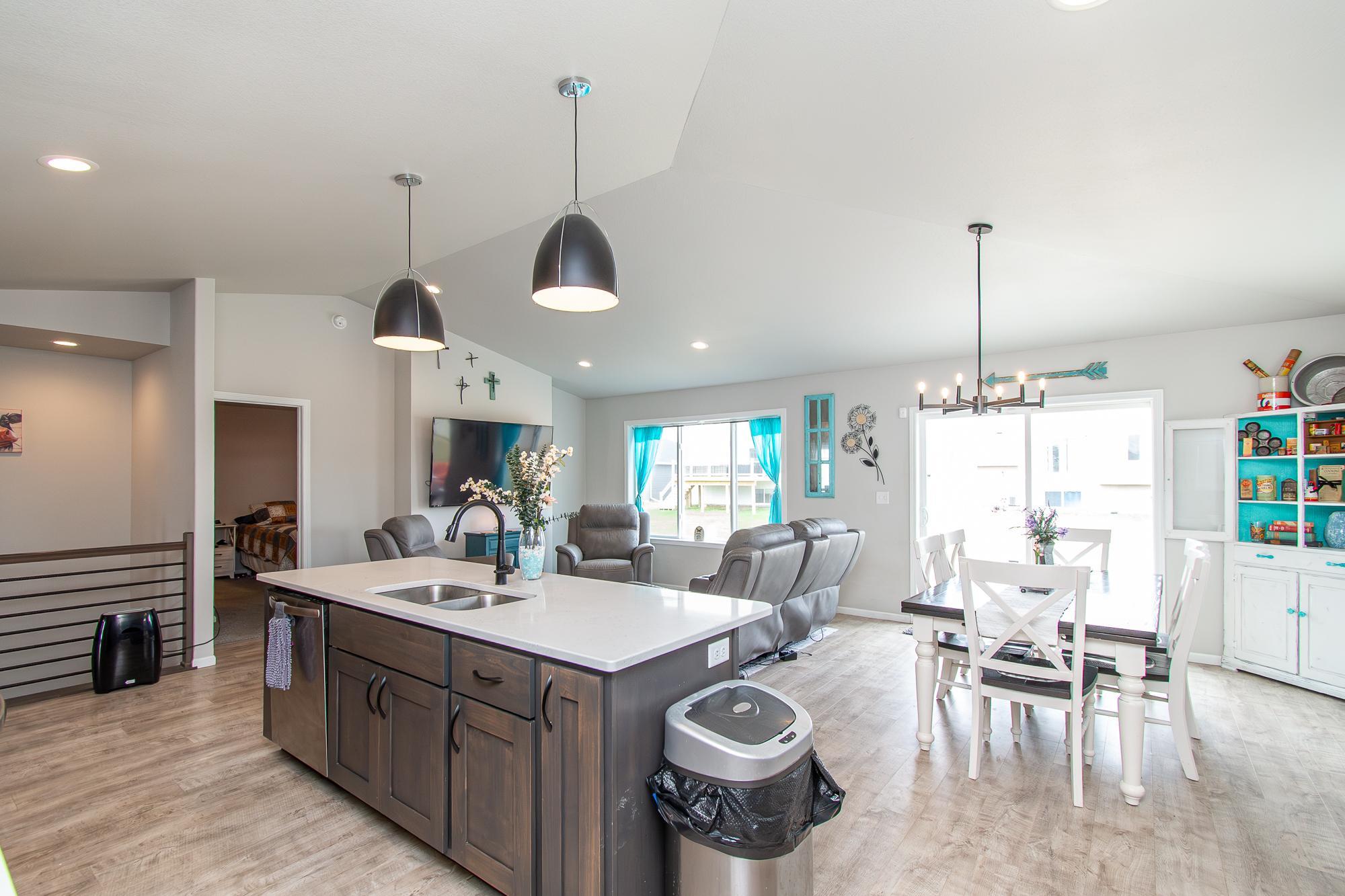 2021 single family home for sale at 6012 Kodiak Lane in Horace, ND — 4 bed, 3 bath (photo 9 of 44)