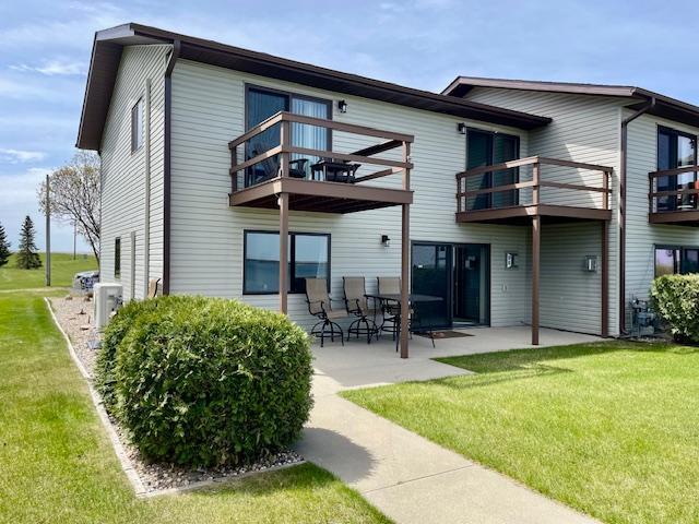 1993 condo for sale at 29464 422nd Avenue in Battle Lake, MN — 3 bed, 4 bath (photo 34 of 40)