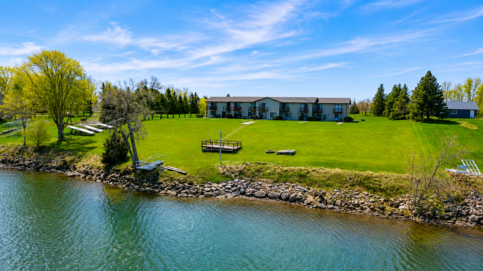 1993 condo for sale at 29464 422nd Avenue in Battle Lake, MN — 3 bed, 4 bath (photo 5 of 40)