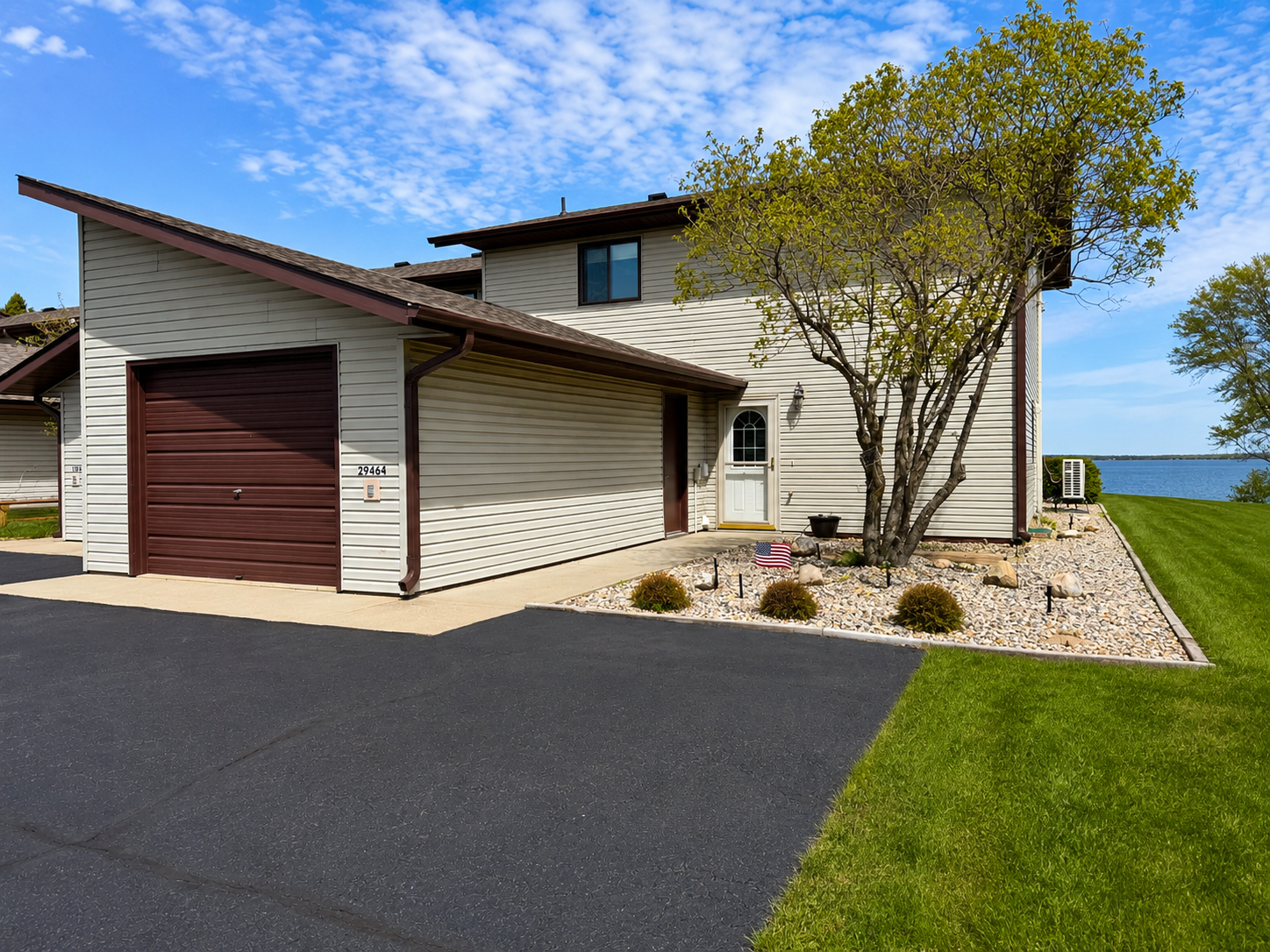 1993 condo for sale at 29464 422nd Avenue in Battle Lake, MN — 3 bed, 4 bath (photo 6 of 40)