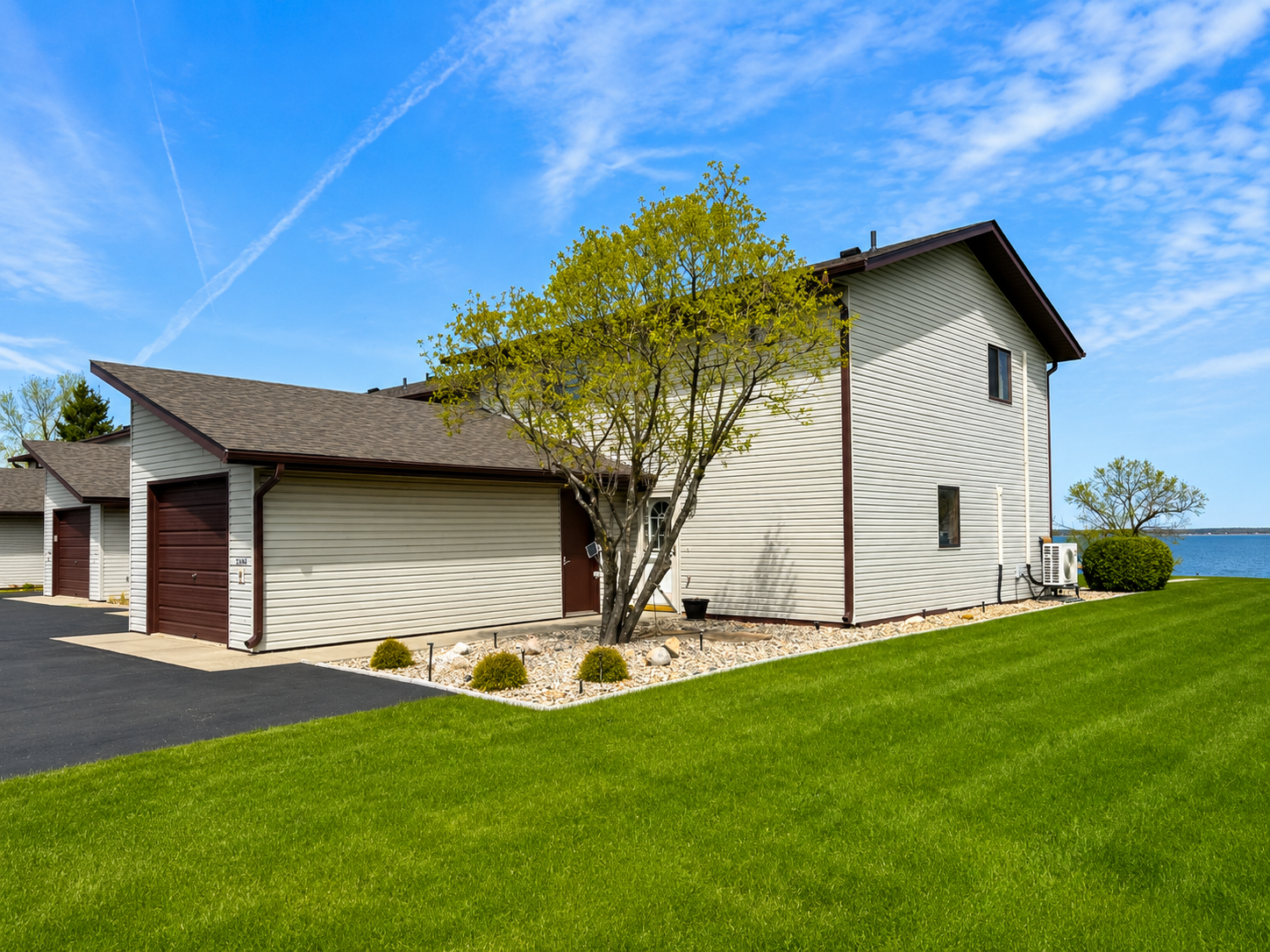 1993 condo for sale at 29464 422nd Avenue in Battle Lake, MN — 3 bed, 4 bath (photo 7 of 40)