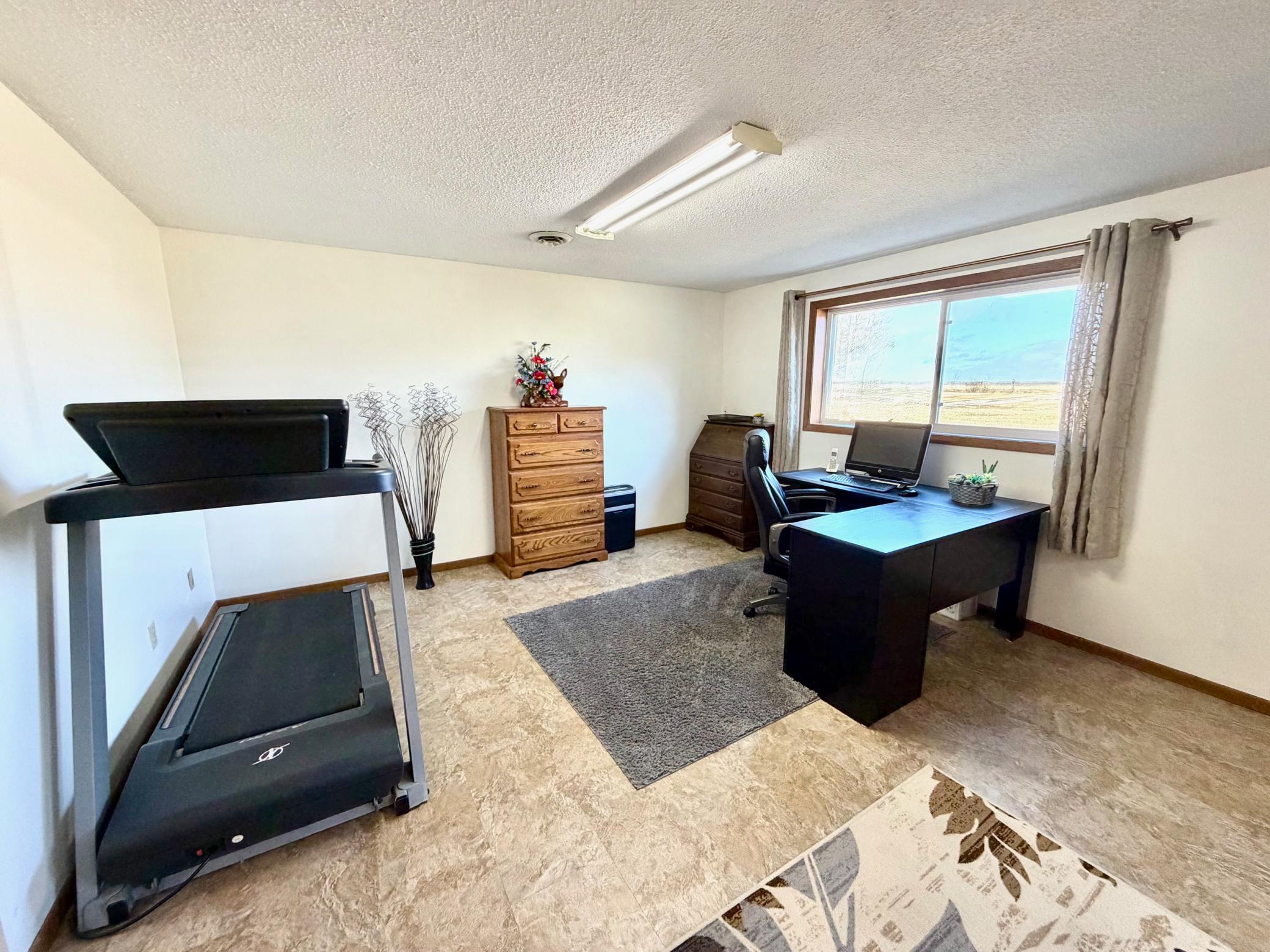 1983 single family home for sale at 4703 210th Street in Lake Bronson, MN — 3 bed, 2 bath (photo 23 of 30)