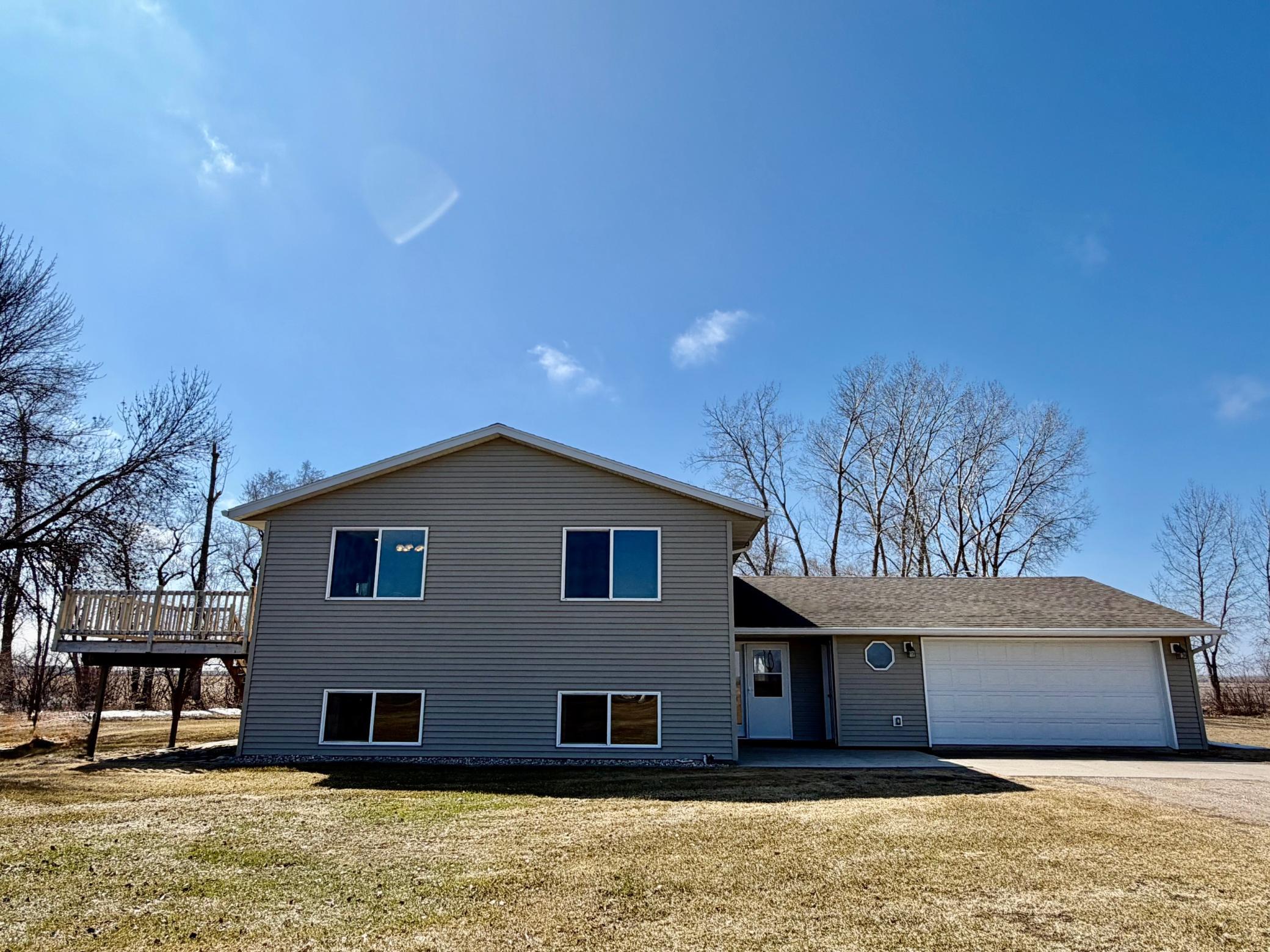 1983 single family home for sale at 4703 210th Street in Lake Bronson, MN — 3 bed, 2 bath (photo 6 of 30)