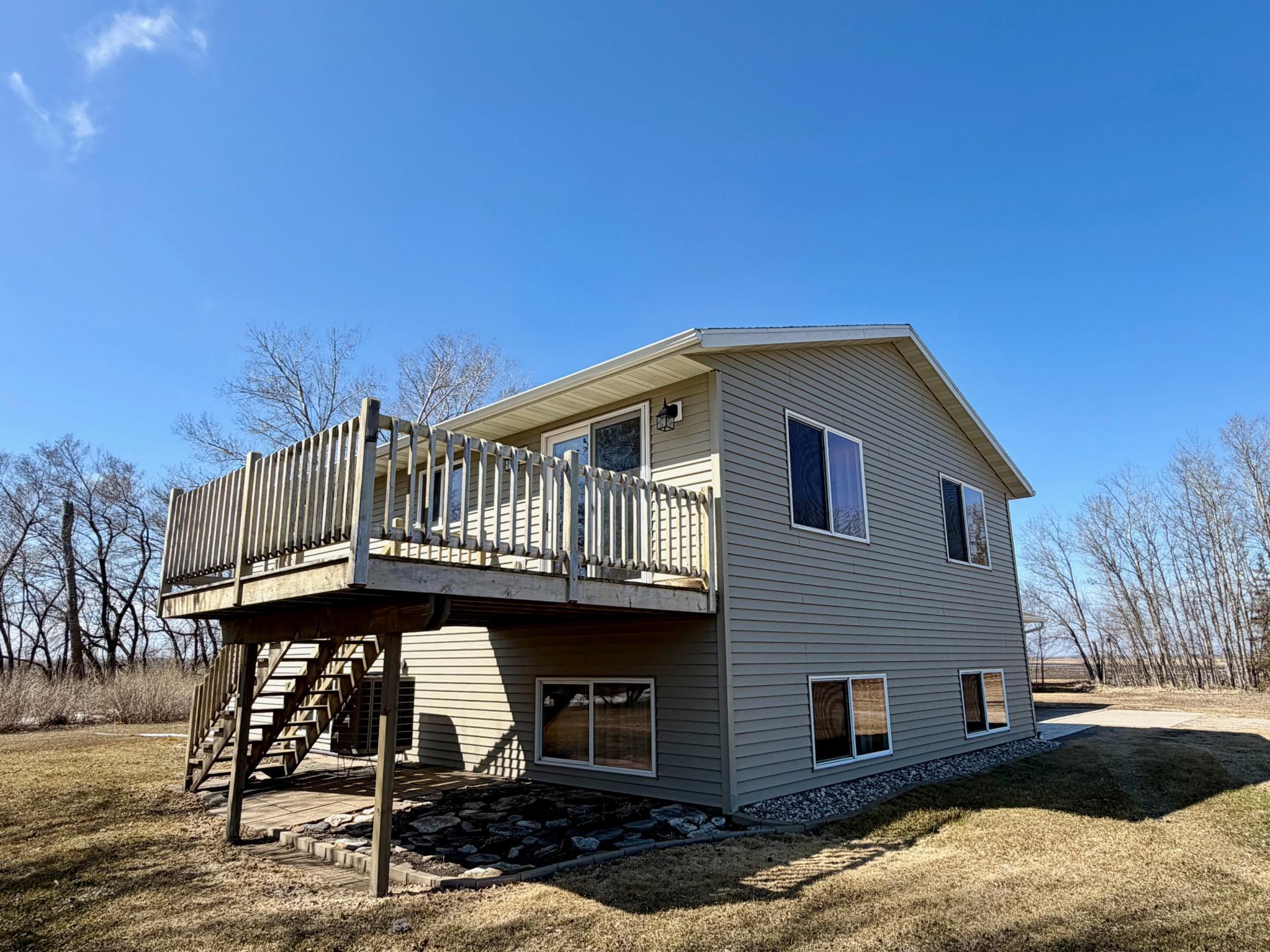 1983 single family home for sale at 4703 210th Street in Lake Bronson, MN — 3 bed, 2 bath (photo 7 of 30)