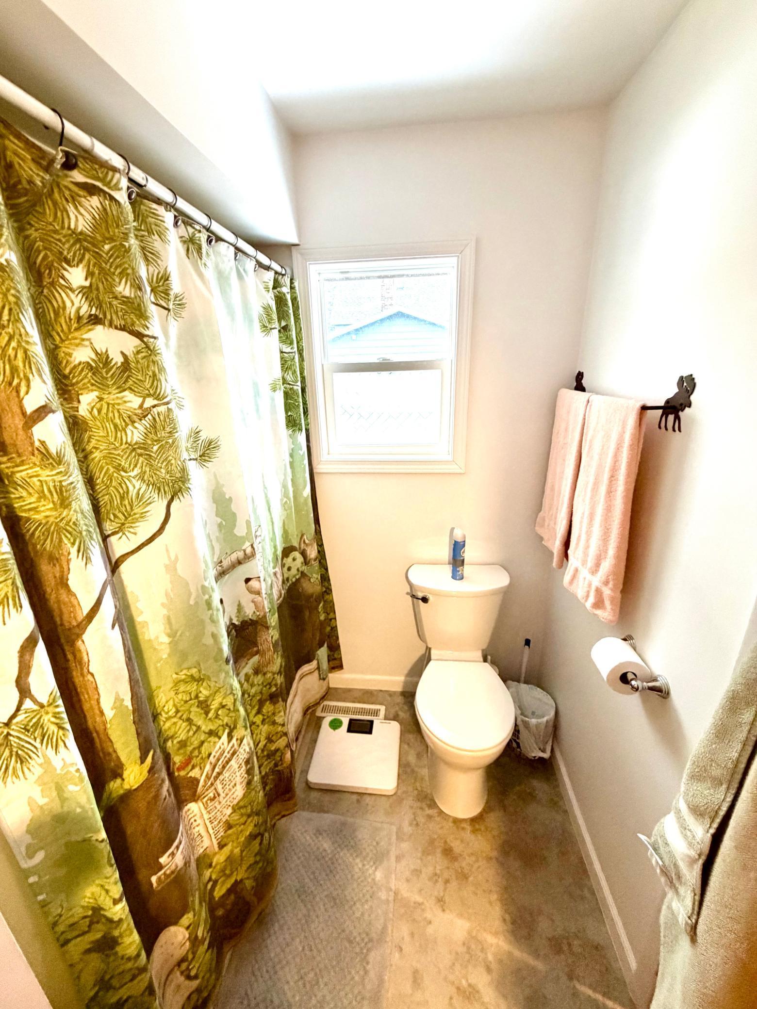 1930 single family home for sale at 305 Harding Street S in Karlstad, MN — 3 bed, 1 bath (photo 11 of 18)