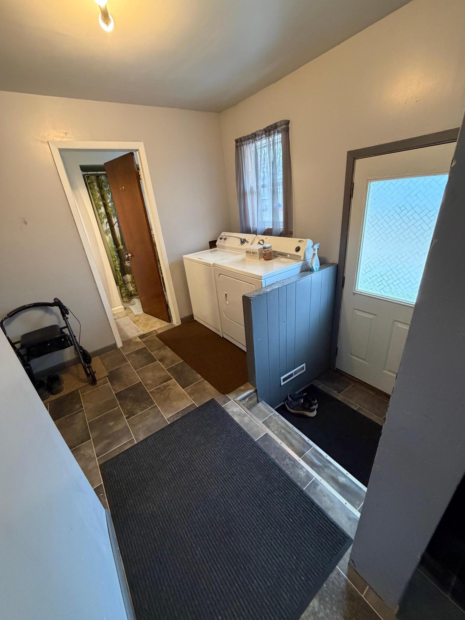 1930 single family home for sale at 305 Harding Street S in Karlstad, MN — 3 bed, 1 bath (photo 4 of 18)