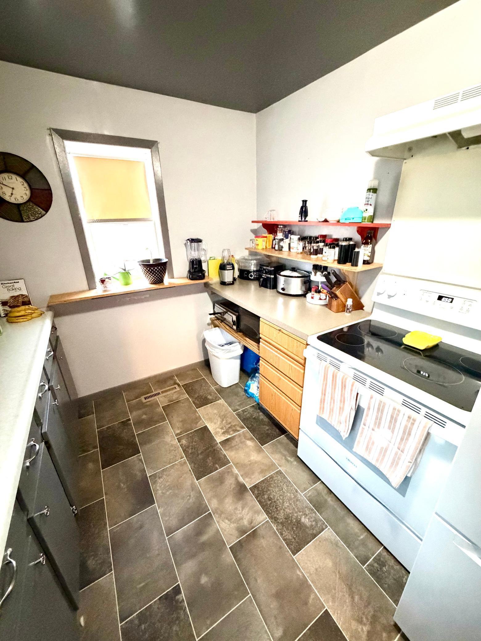 1930 single family home for sale at 305 Harding Street S in Karlstad, MN — 3 bed, 1 bath (photo 7 of 18)