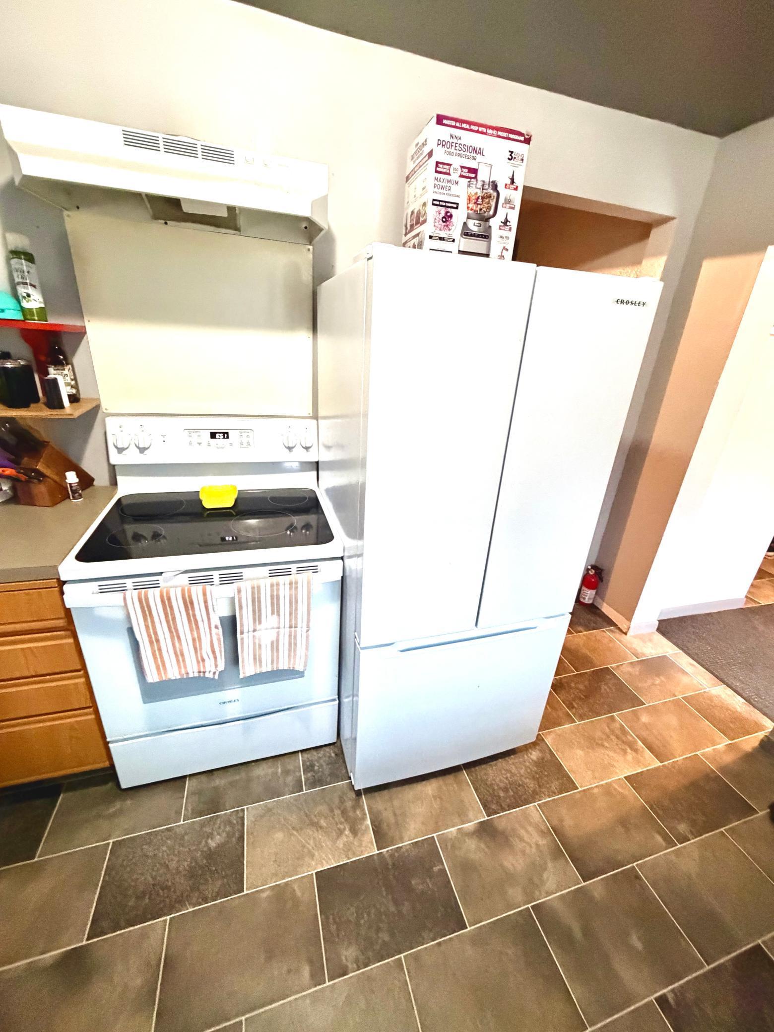 1930 single family home for sale at 305 Harding Street S in Karlstad, MN — 3 bed, 1 bath (photo 9 of 18)