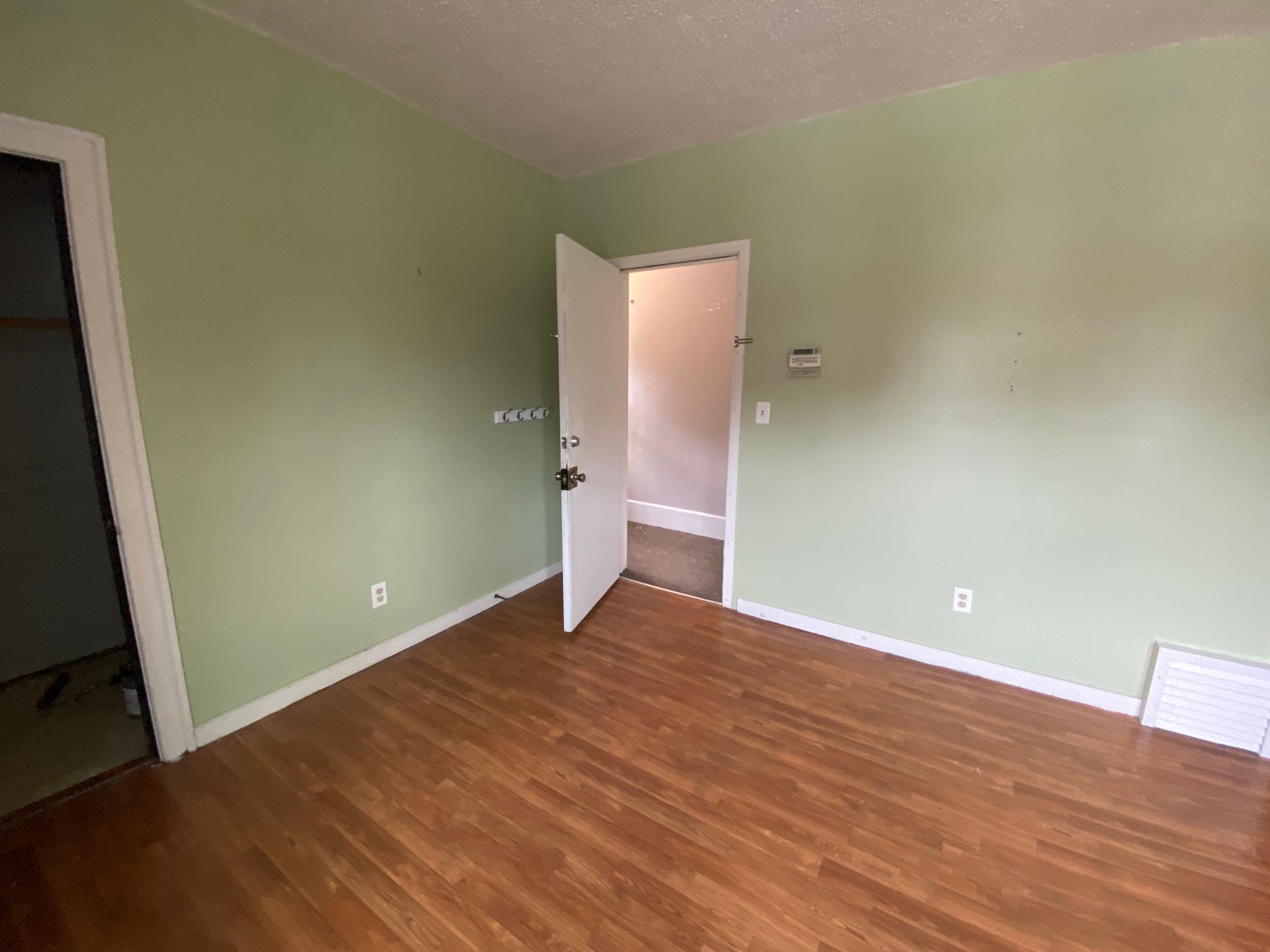 1885 duplex for sale at 214-216 12th Street S in Fargo, ND — 5 bed, 3 bath (photo 14 of 35)