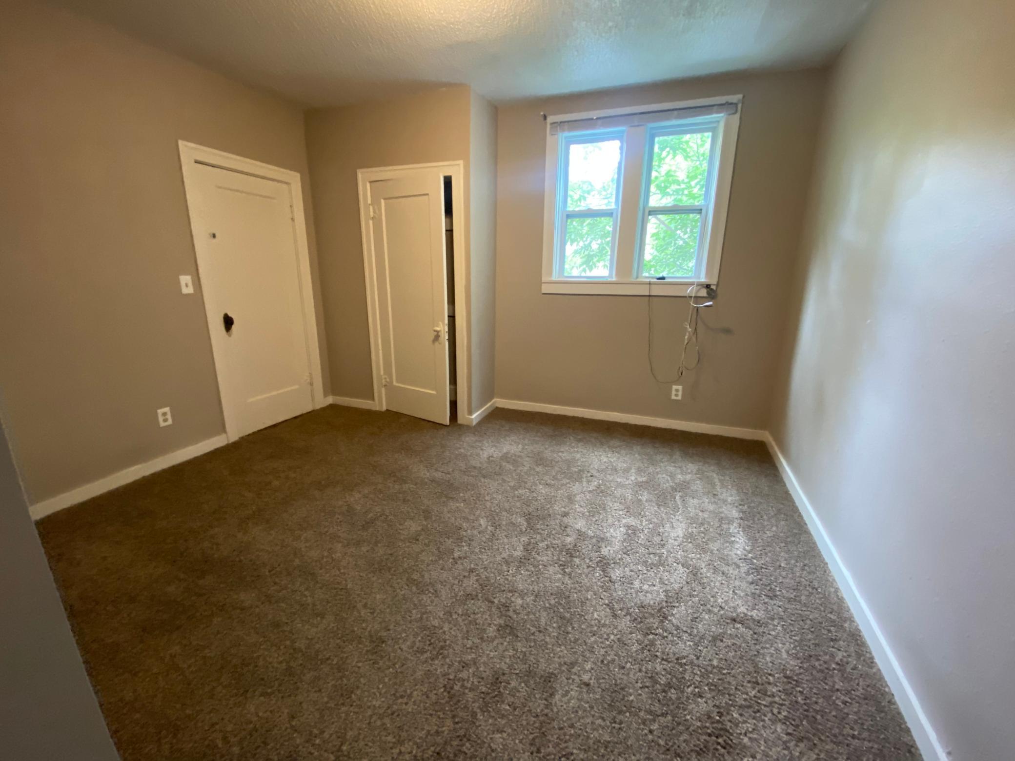 1885 duplex for sale at 214-216 12th Street S in Fargo, ND — 5 bed, 3 bath (photo 15 of 35)