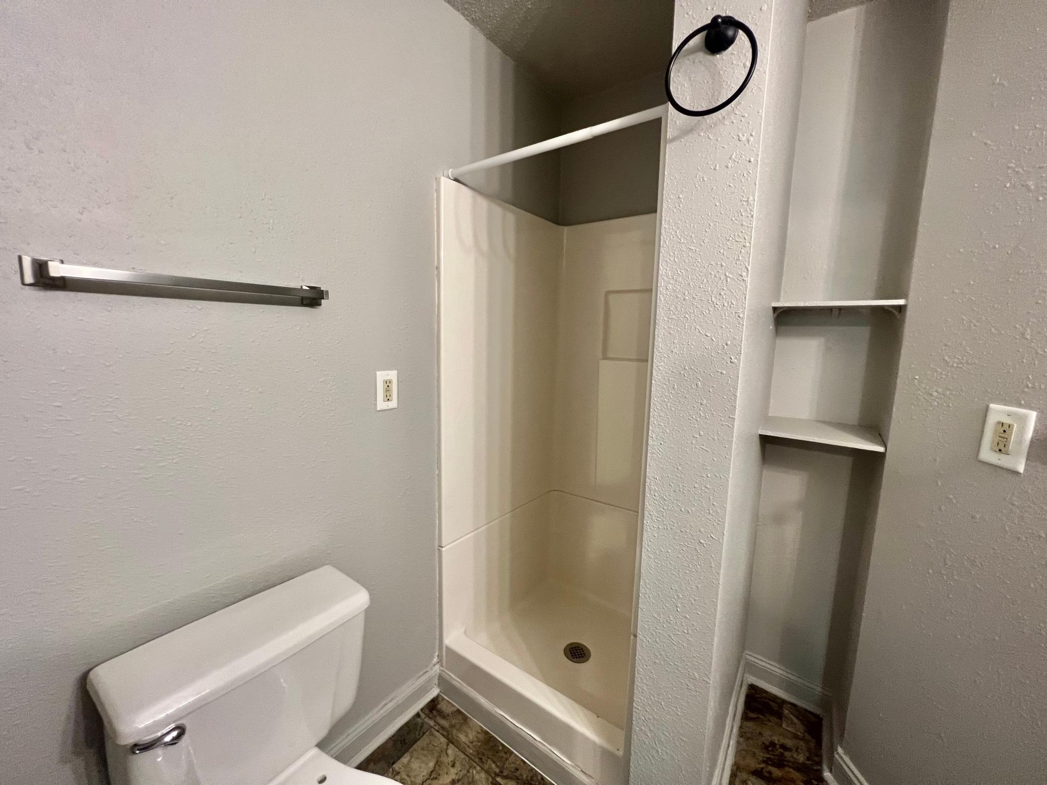 1885 duplex for sale at 214-216 12th Street S in Fargo, ND — 5 bed, 3 bath (photo 17 of 35)