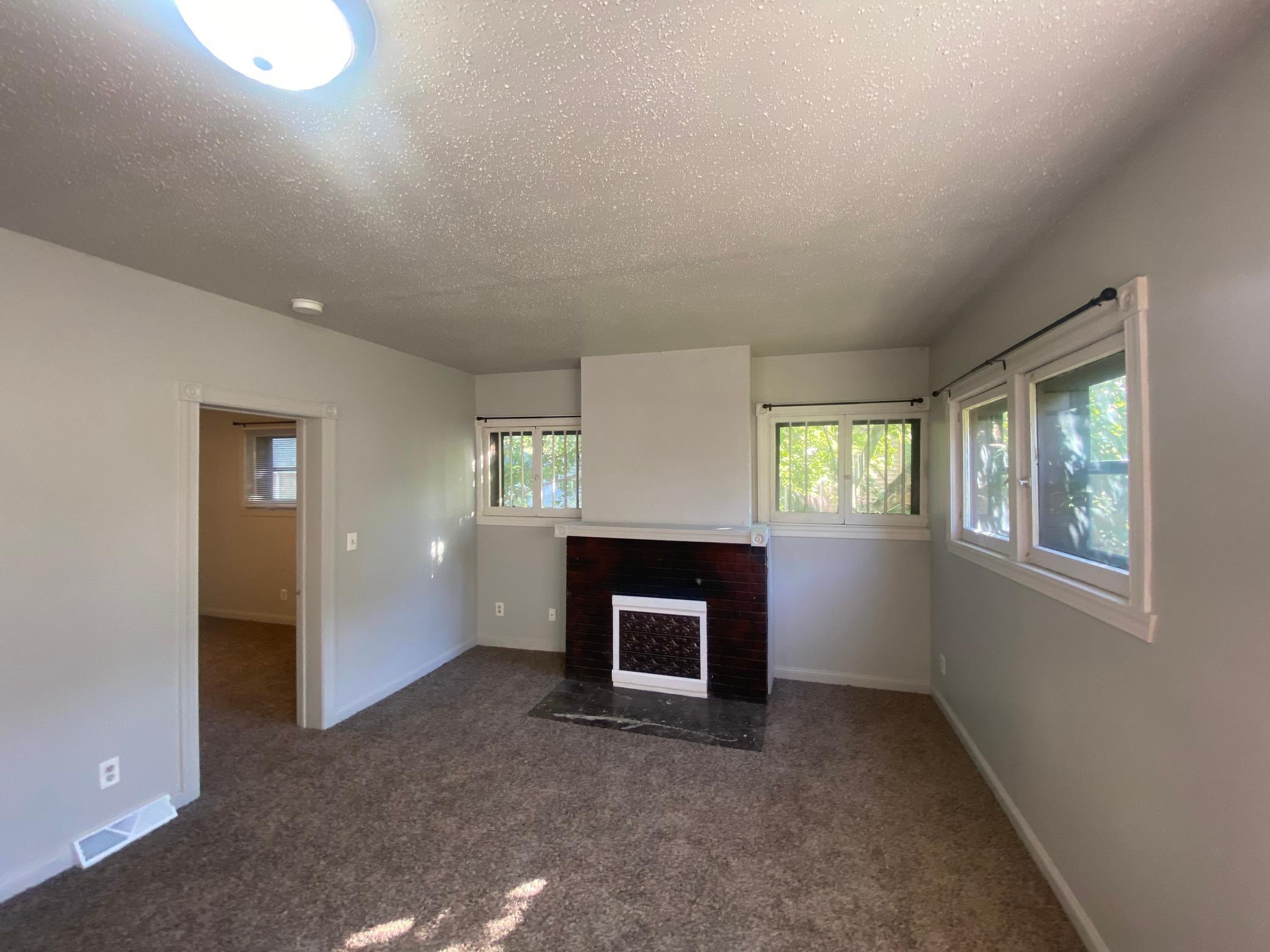 1885 duplex for sale at 214-216 12th Street S in Fargo, ND — 5 bed, 3 bath (photo 20 of 35)