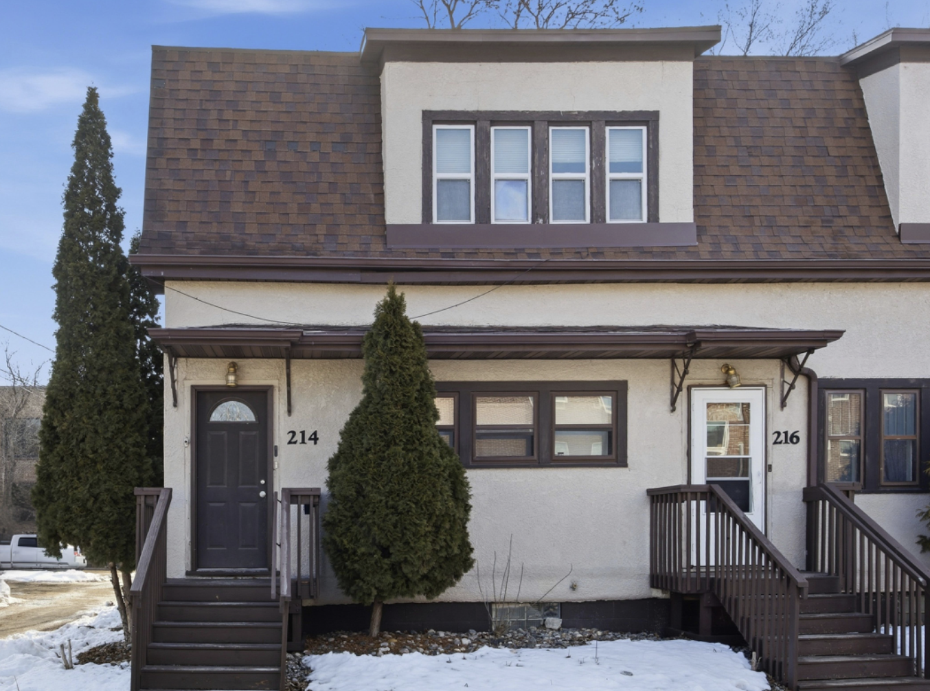 1885 duplex for sale at 214-216 12th Street S in Fargo, ND — 5 bed, 3 bath (photo 3 of 35)