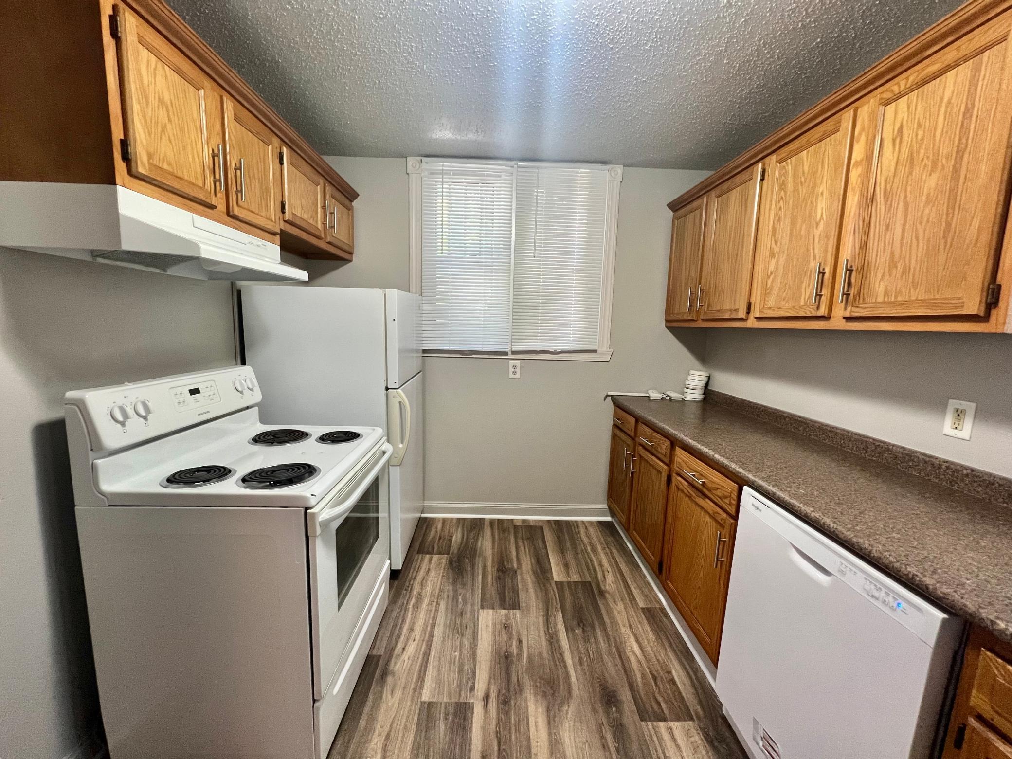 1885 duplex for sale at 214-216 12th Street S in Fargo, ND — 5 bed, 3 bath (photo 21 of 35)