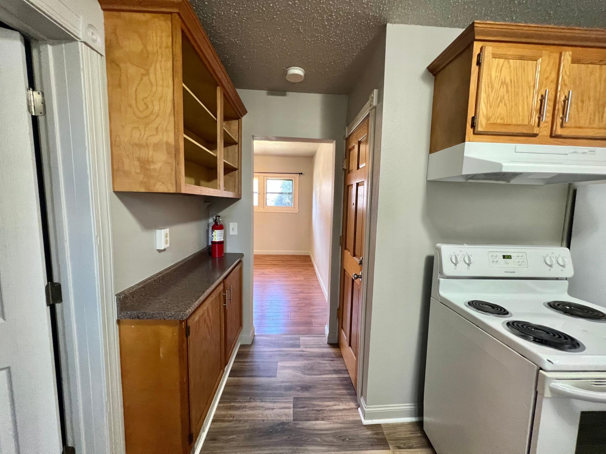 1885 duplex for sale at 214-216 12th Street S in Fargo, ND — 5 bed, 3 bath (photo 24 of 35)