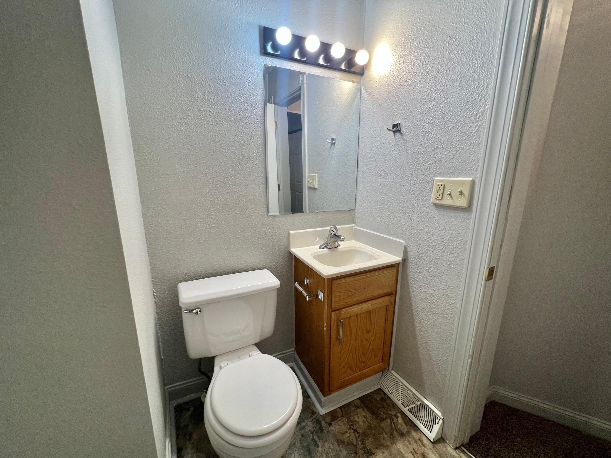 1885 duplex for sale at 214-216 12th Street S in Fargo, ND — 5 bed, 3 bath (photo 29 of 35)