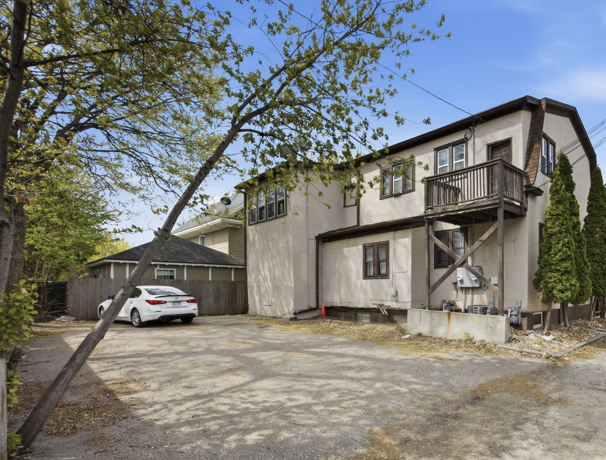 1885 duplex for sale at 214-216 12th Street S in Fargo, ND — 5 bed, 3 bath (photo 5 of 34)