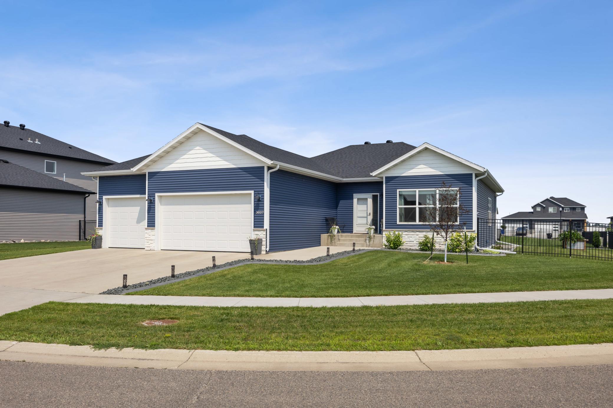 2020 single family home for sale at 3037 Prairie Farms Circle S in Fargo, ND — 4 bed, 3 bath (photo 2 of 26)