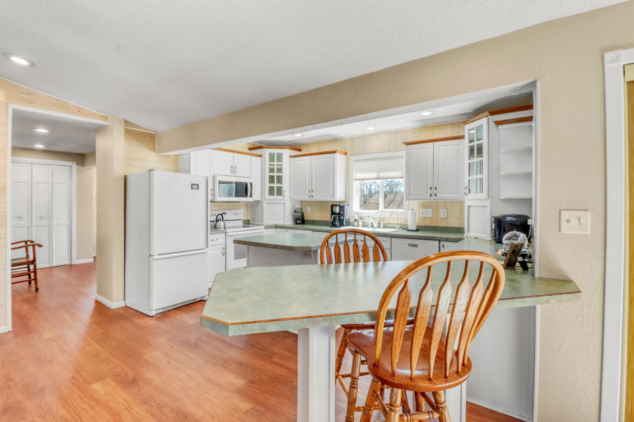 1988 single family home for sale at 24295 Matson Point Trail in Pelican Rapids, MN — 4 bed, 3 bath (photo 6 of 91)