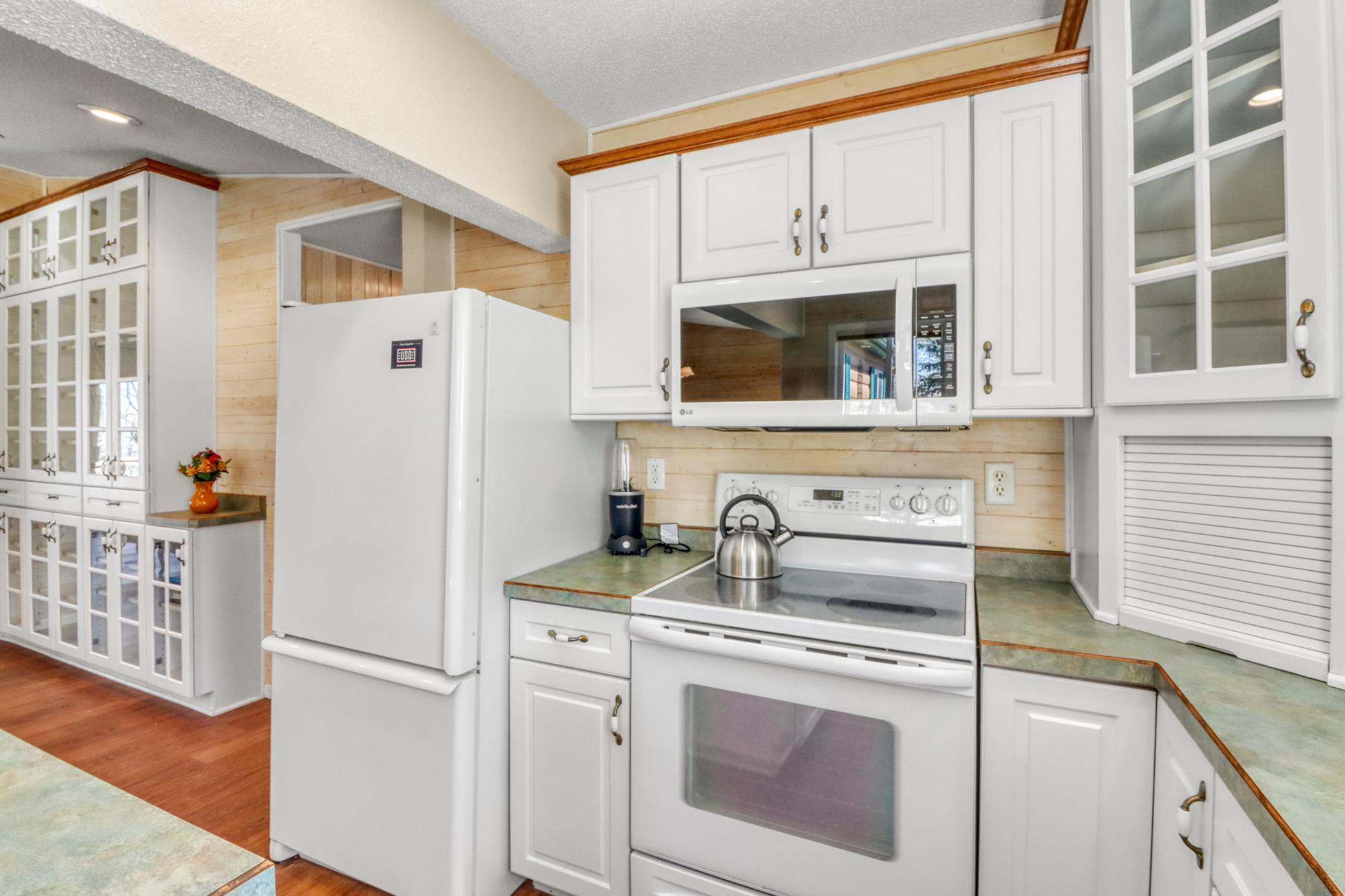 1988 single family home for sale at 24295 Matson Point Trail in Pelican Rapids, MN — 4 bed, 3 bath (photo 8 of 91)