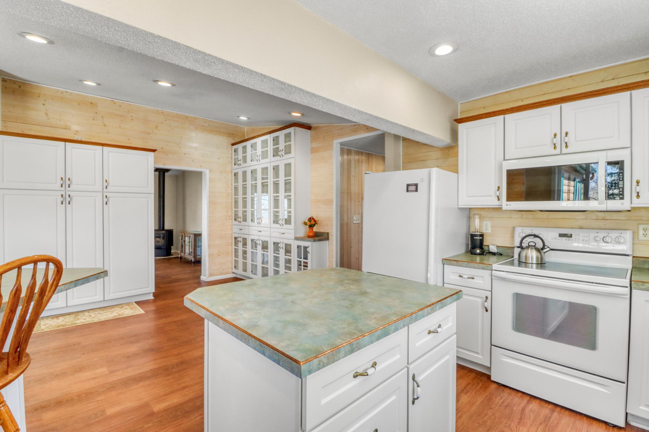 1988 single family home for sale at 24295 Matson Point Trail in Pelican Rapids, MN — 4 bed, 3 bath (photo 10 of 91)