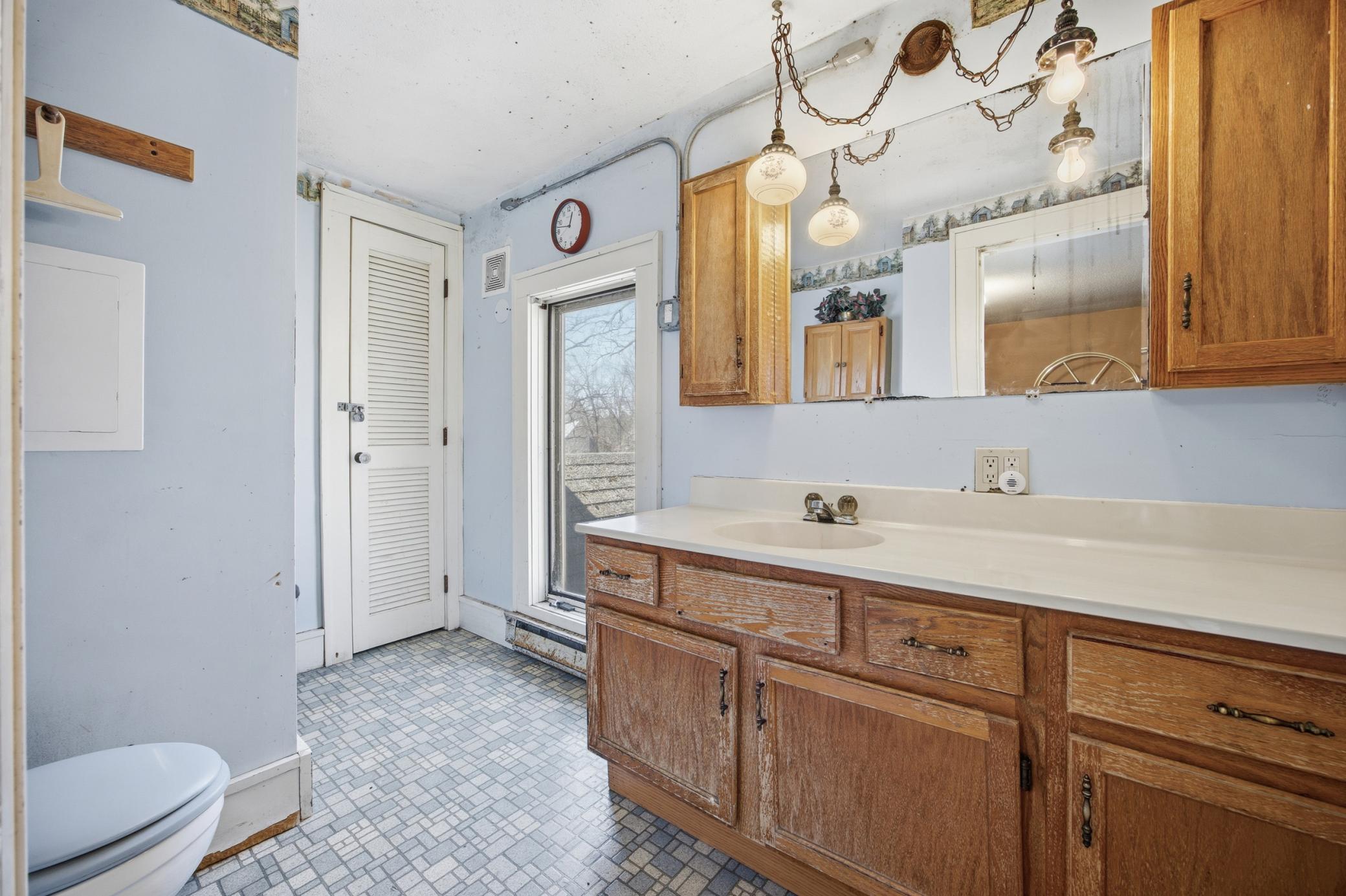 1900 single family home for sale at 25842 Co Hwy 21 in Detroit Lakes, MN — 7 bed, 2 bath (photo 18 of 34)