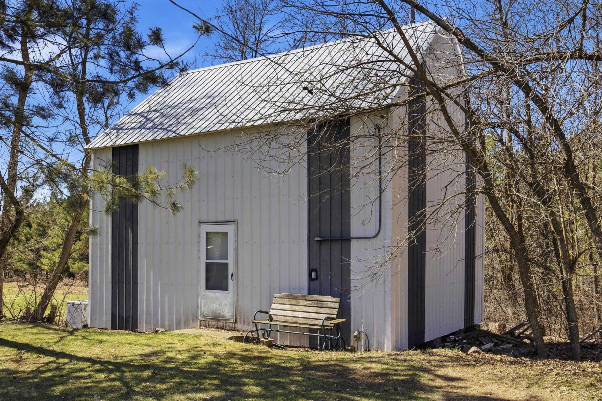 1900 single family home for sale at 25842 Co Hwy 21 in Detroit Lakes, MN — 7 bed, 2 bath (photo 22 of 34)